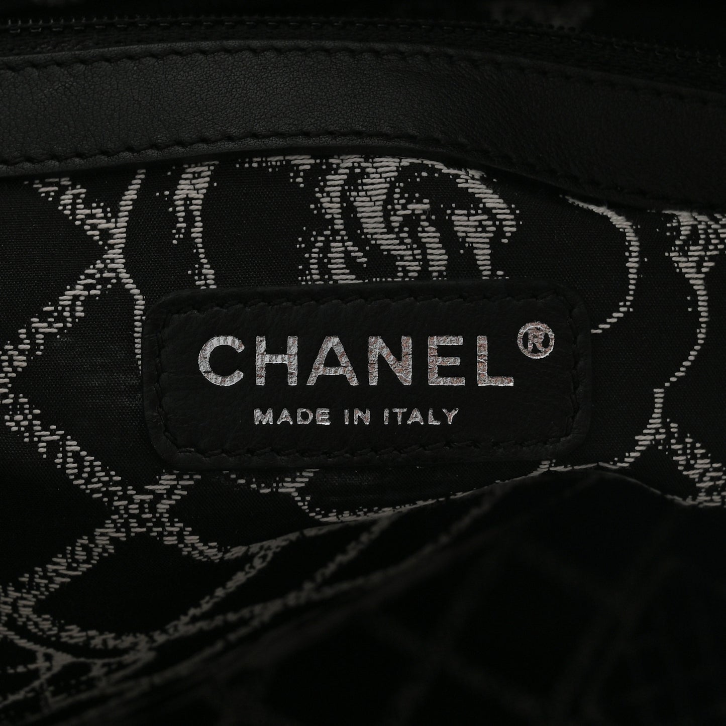 Calfskin Large Essential 31 Rue Cambon Tote Black