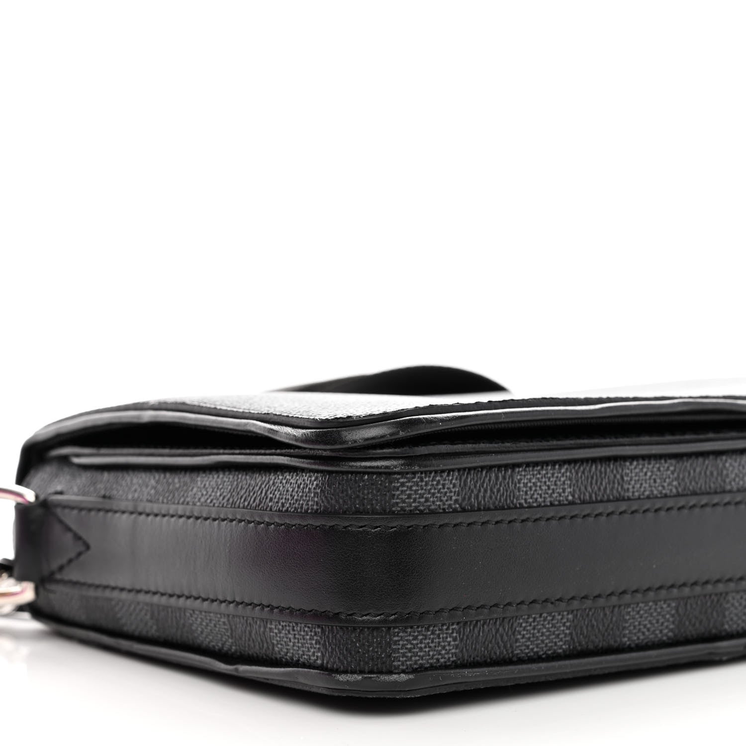 Louis Vuitton Damier Graphite 3D Studio Messenger 8 of 10