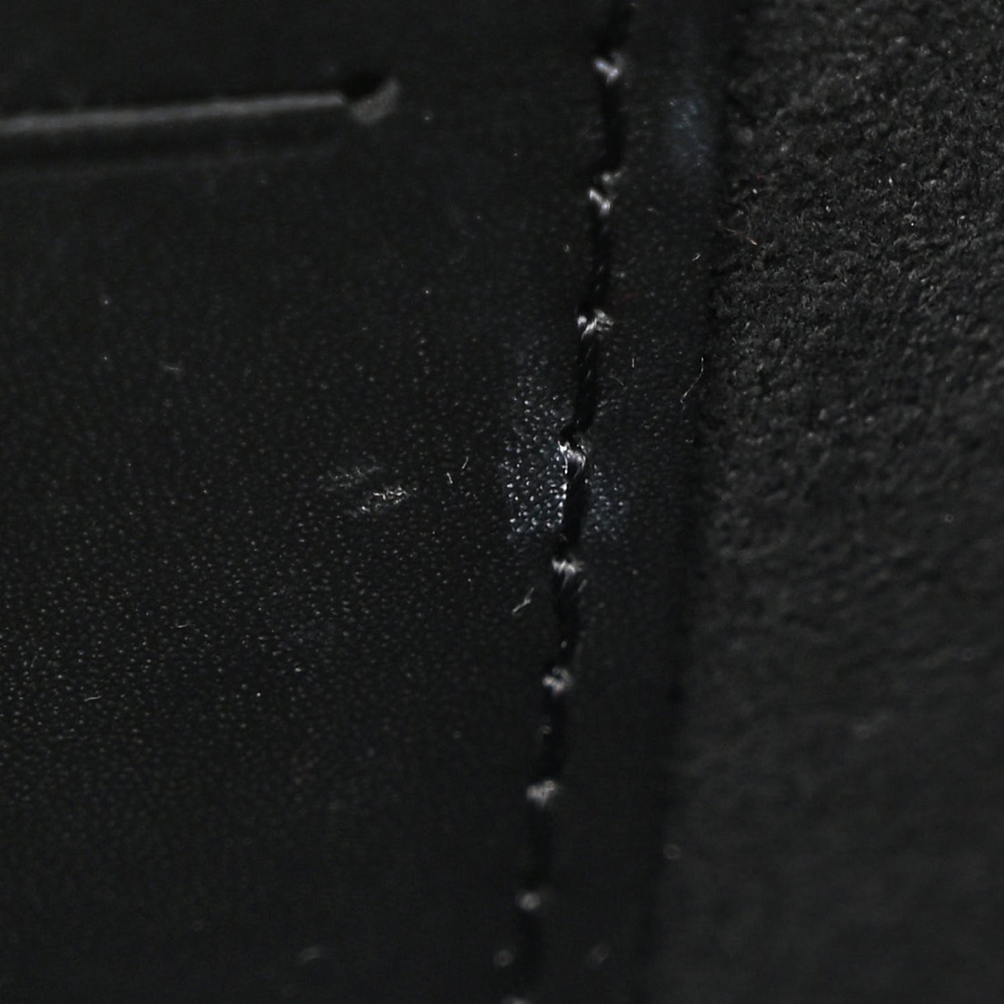 Reverse Monogram Dauphine Chain Wallet