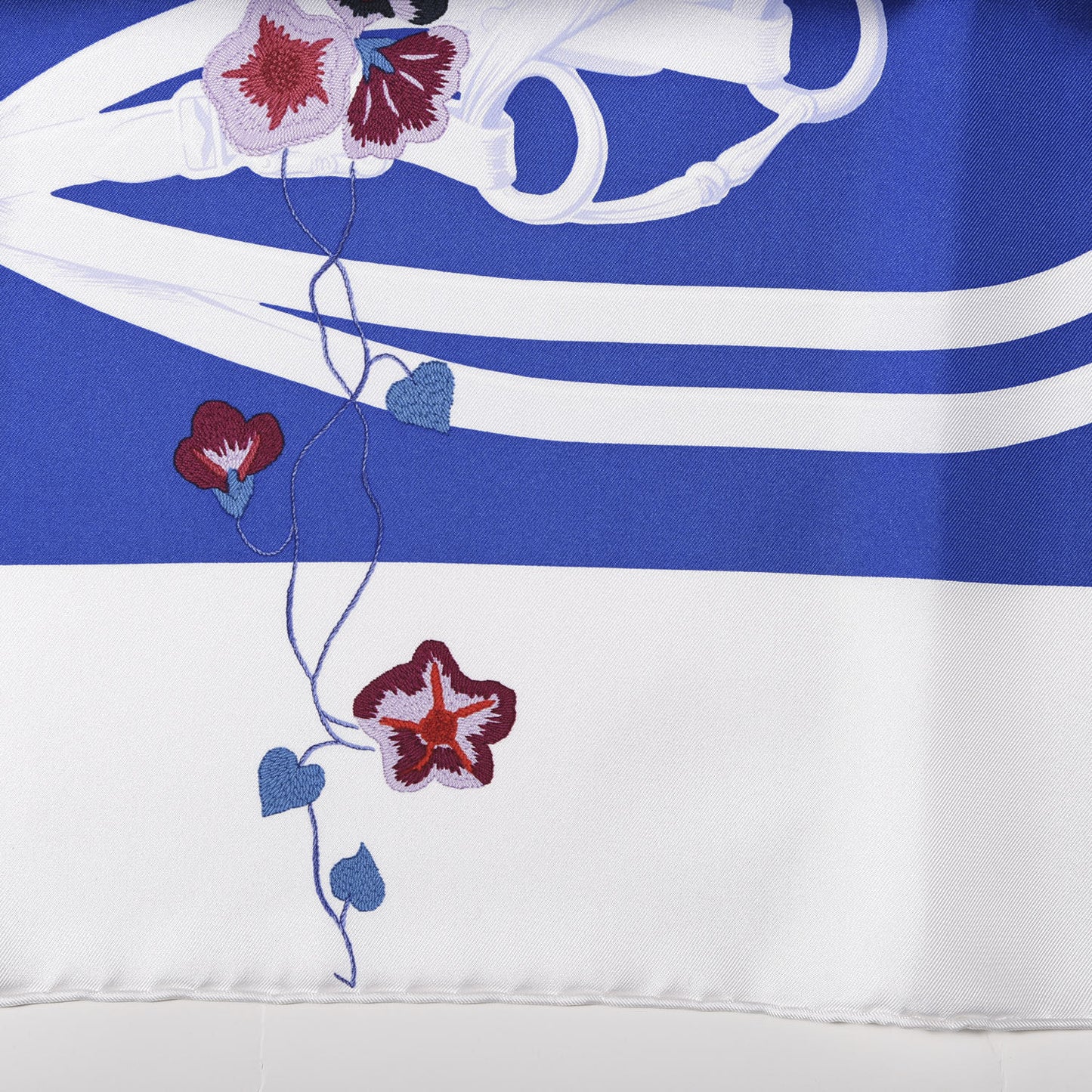 Silk Brides Fleuries Scarf 90 Bleu Roy White Rouge