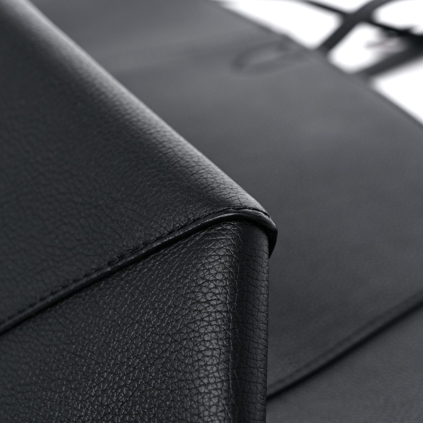 Calfskin Lockme Cabas Black