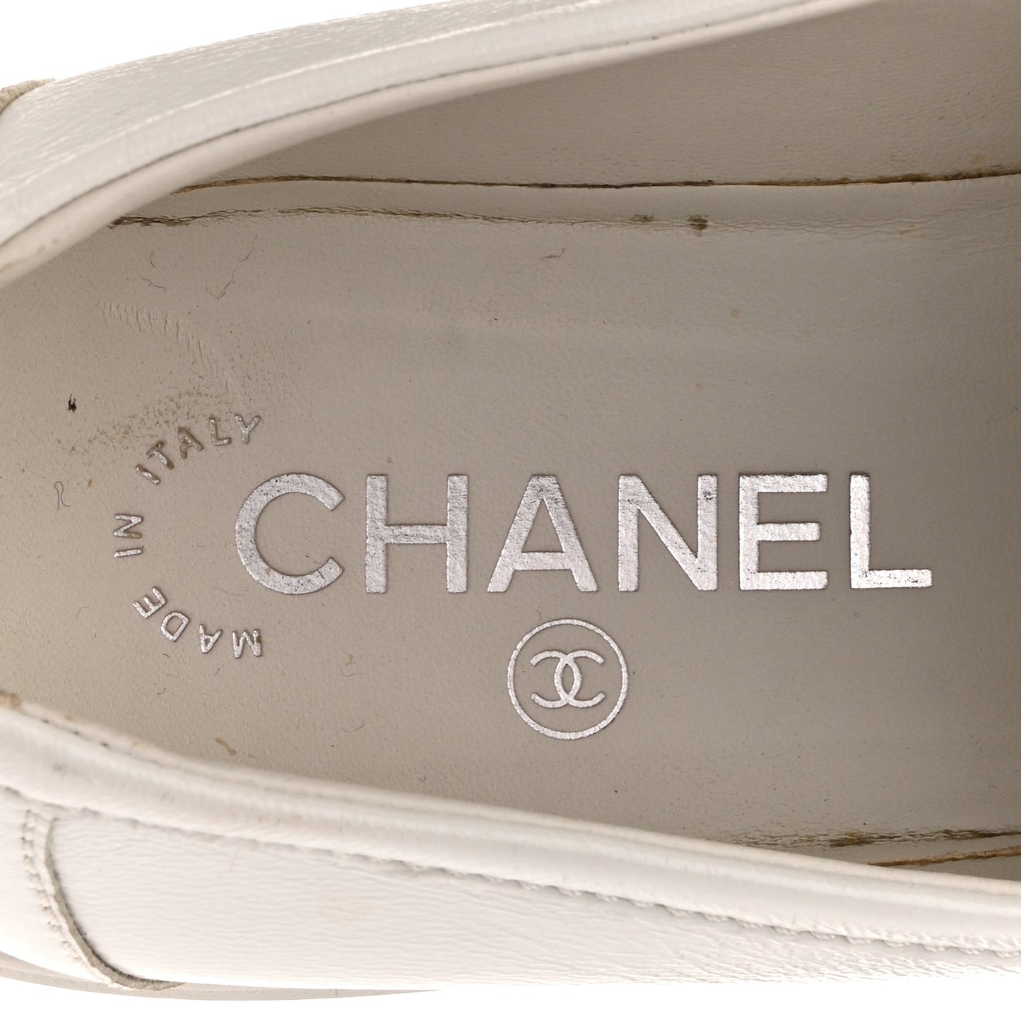Shiny Lambskin Quilted CC Turnlock Loafers 40 White