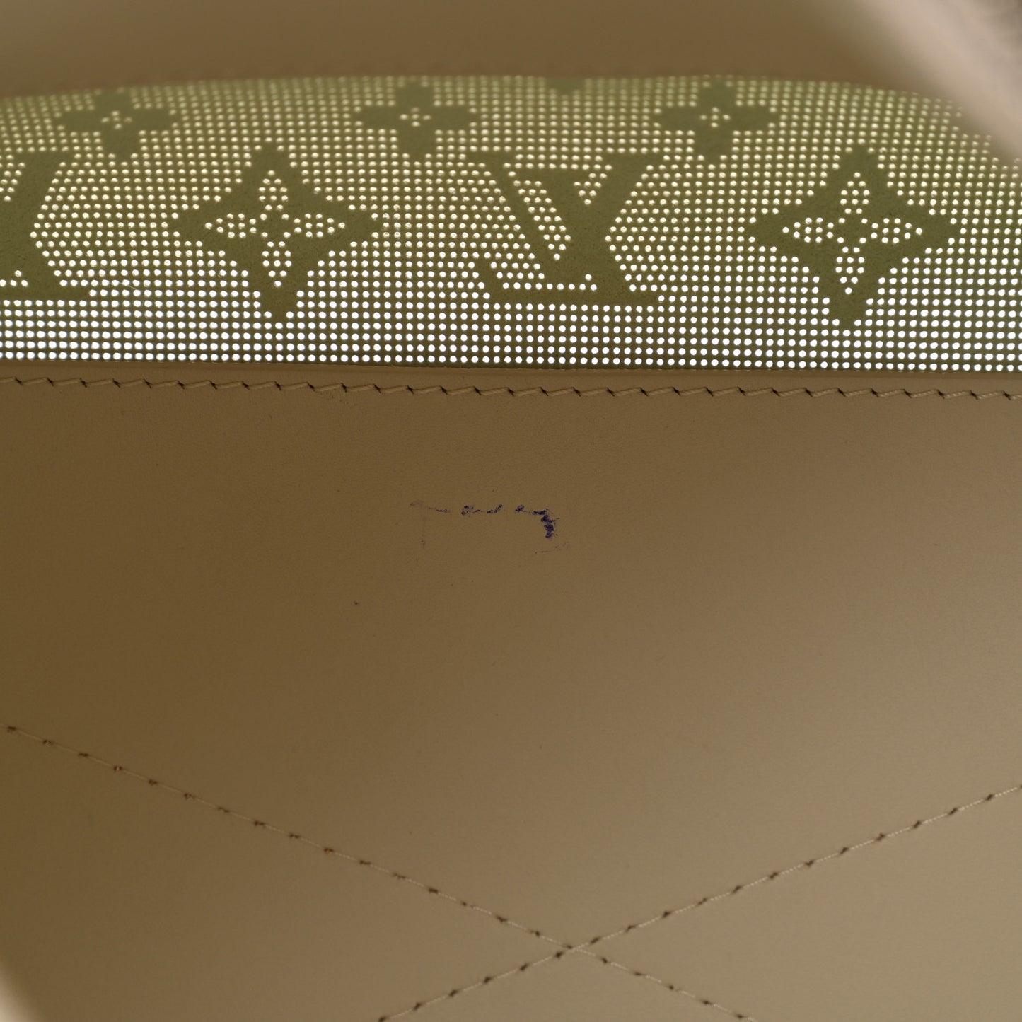 Reverse Mahina Carmel Hobo Quartz White