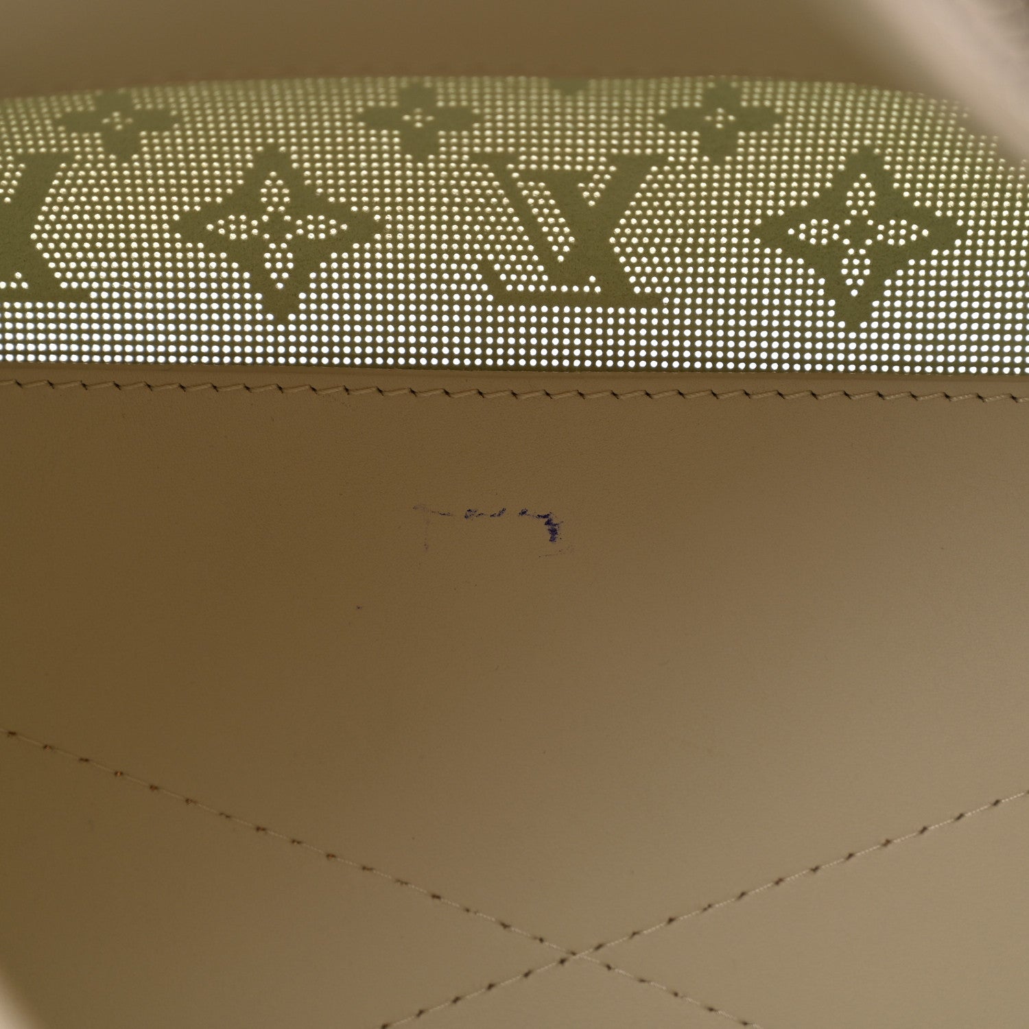 Louis Vuitton Reverse Mahina Carmel Hobo Quartz White 10 of 10