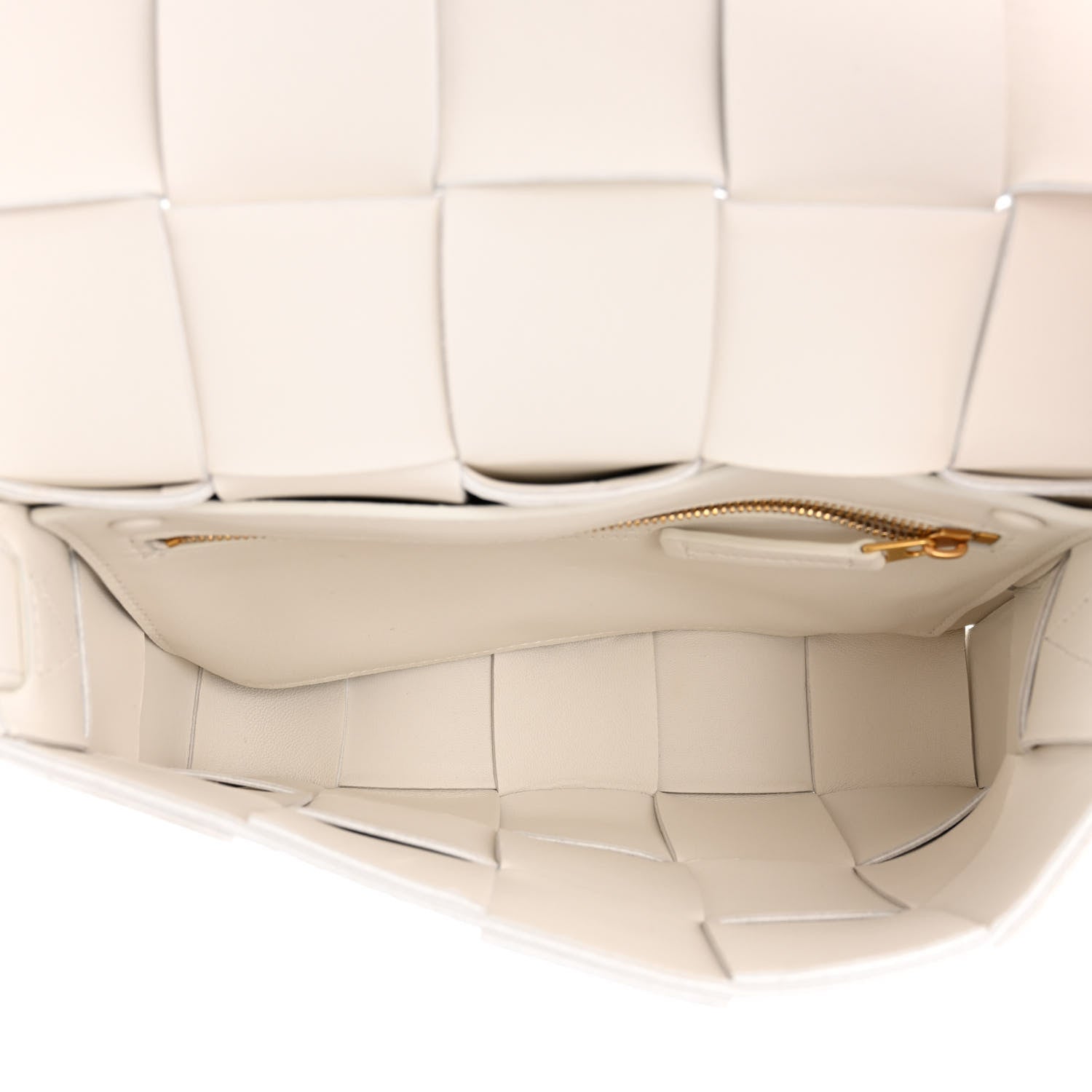 Bottega Veneta Lambskin Maxi Intrecciato Cassette Crossbody Bag White 4 of 10