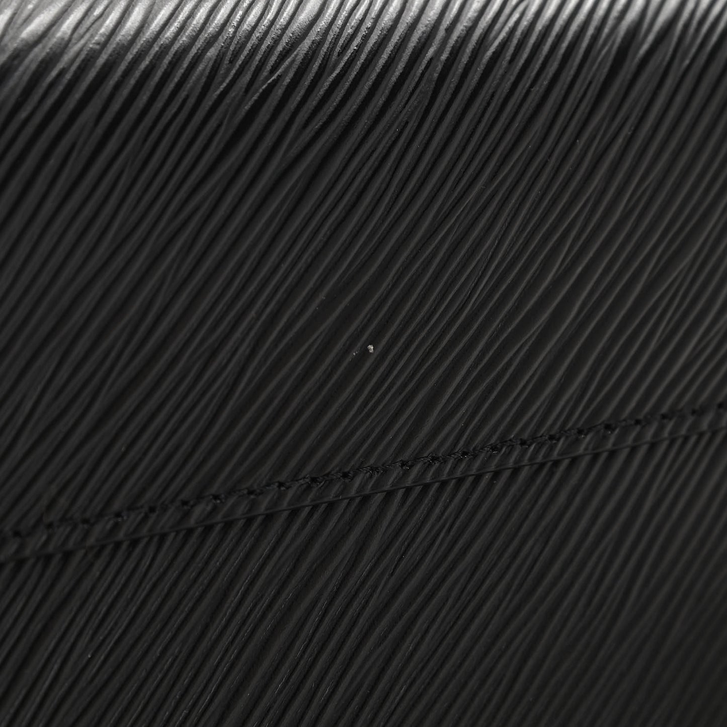 Epi Twist Shoulder Bag MM Matte Black