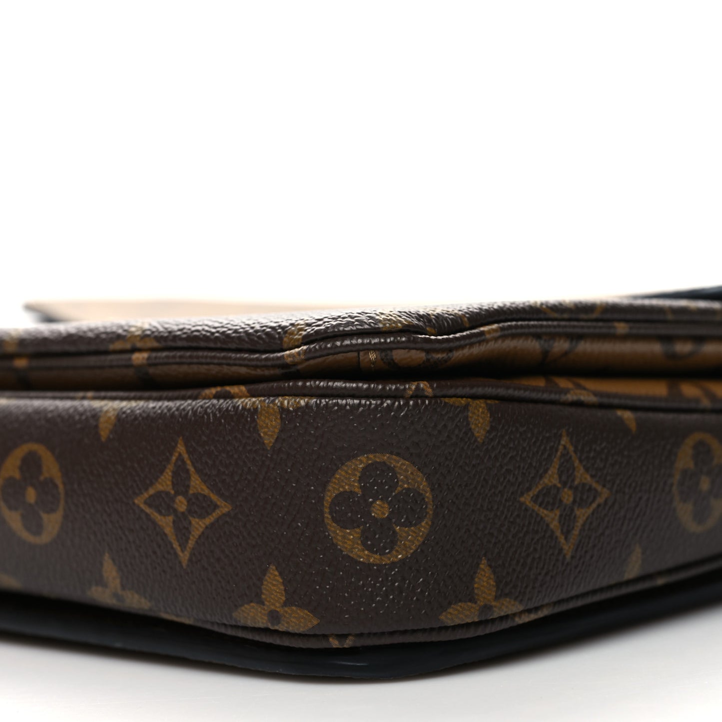 Reverse Monogram Pochette Metis