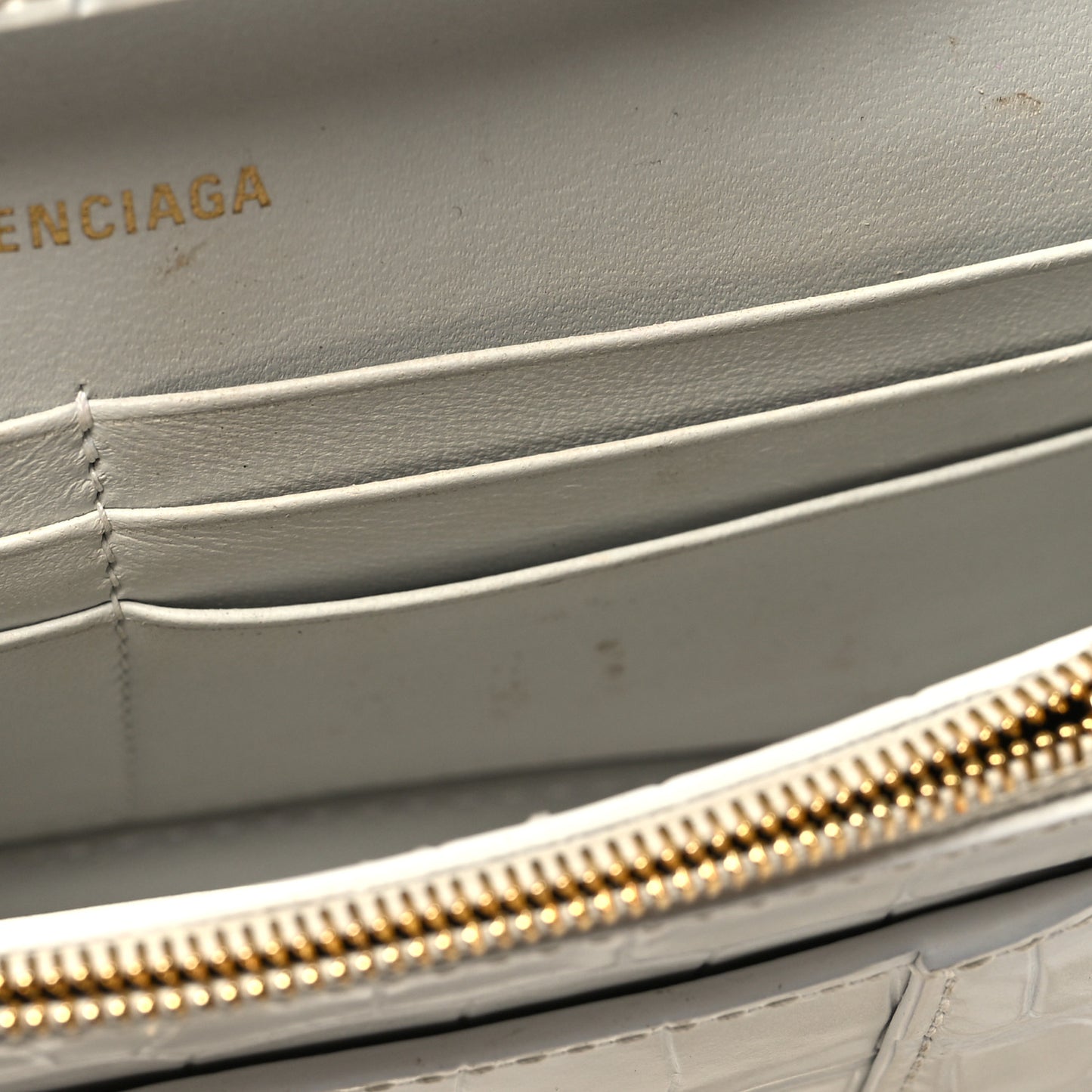 Shiny Calfskin Crocodile Embossed Hourglass Chain Bag White