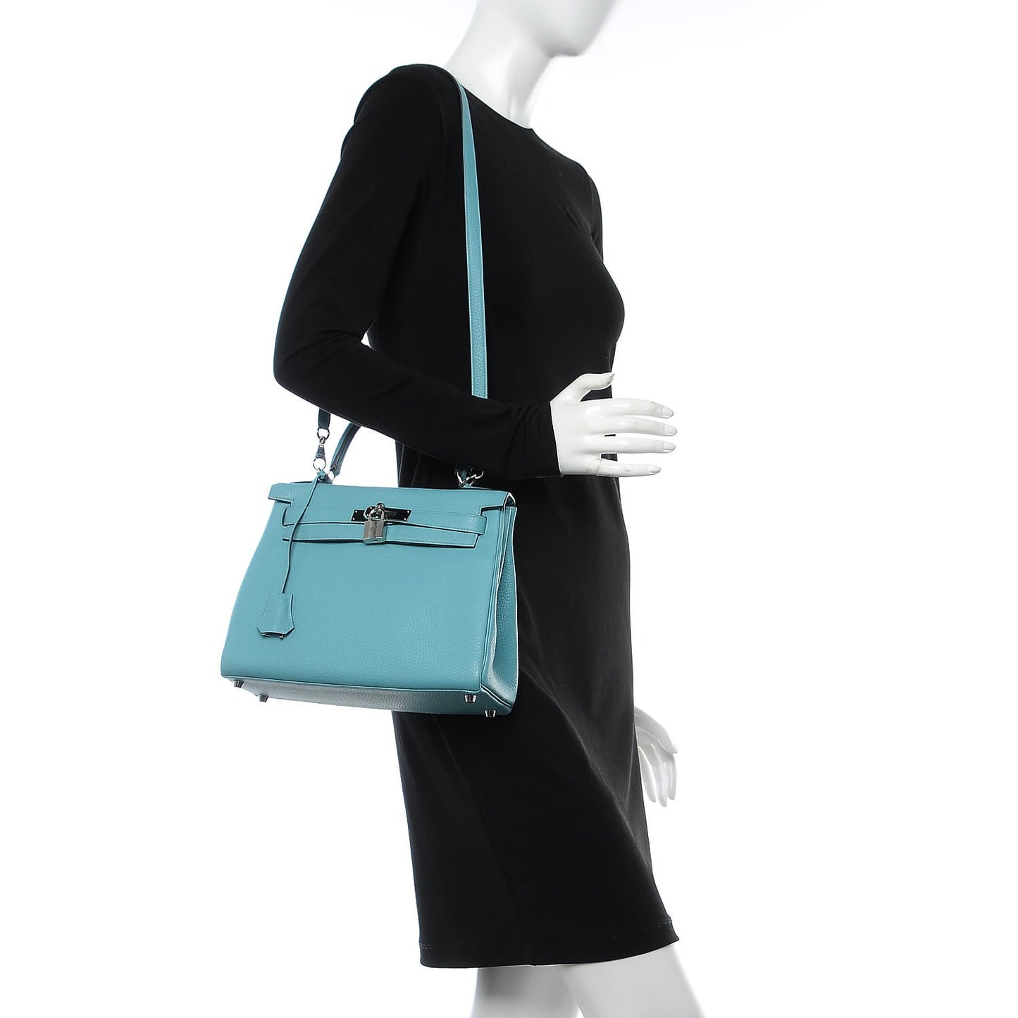 Taurillon Clemence Kelly Retourne 28 Bleu Saint Cyr
