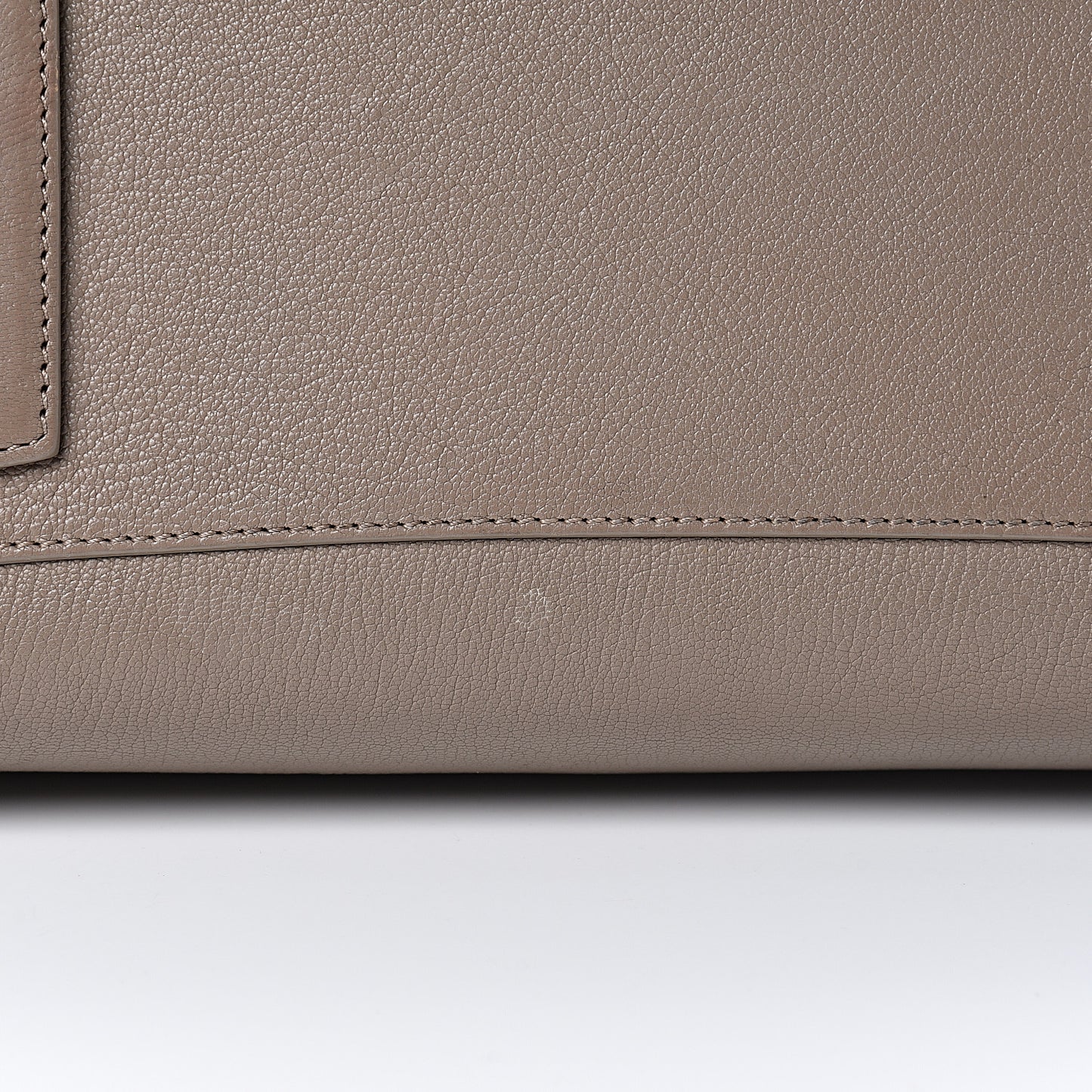 Sugar Goatskin Medium Antigona Sand