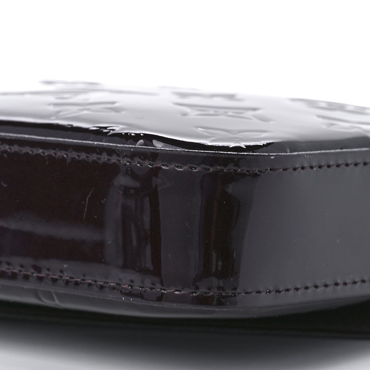 Vernis Pochette Felicie Chain Wallet Amarante