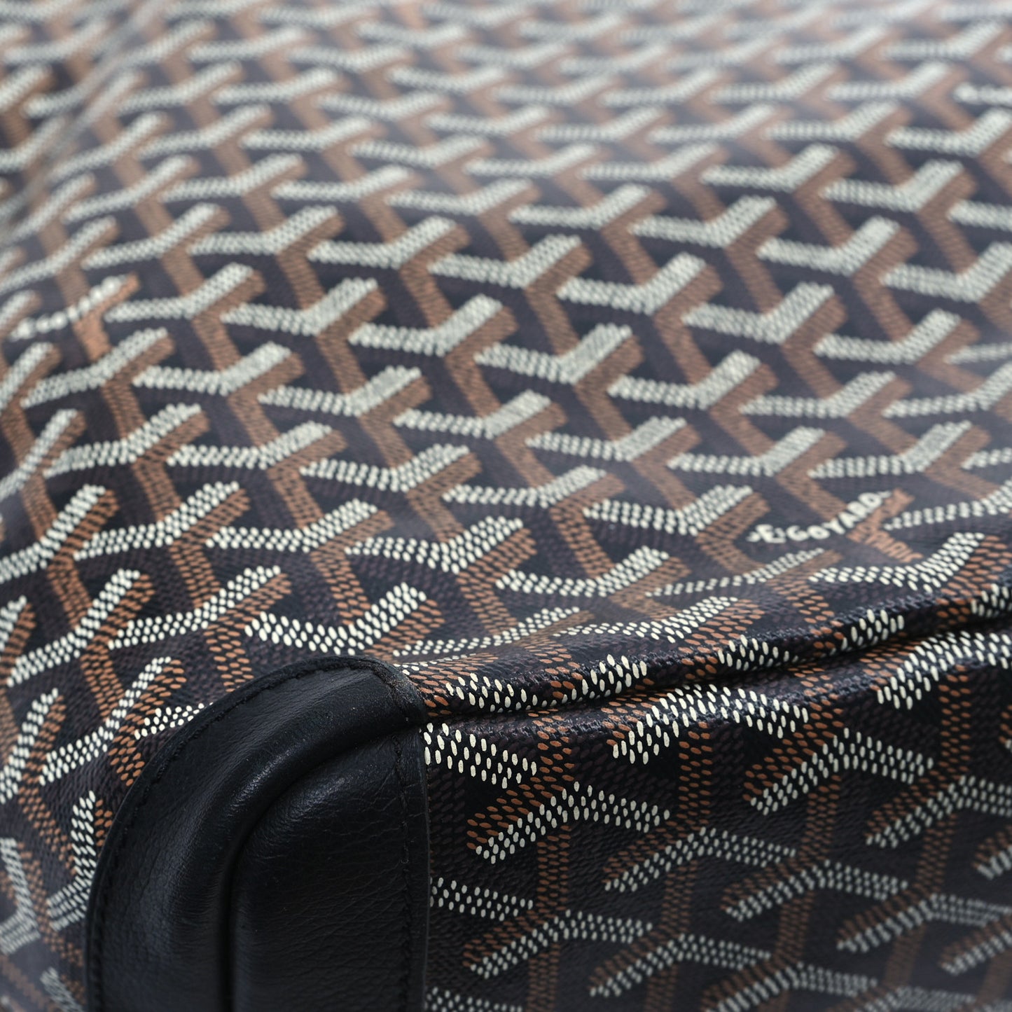 Goyardine Artois MM Black