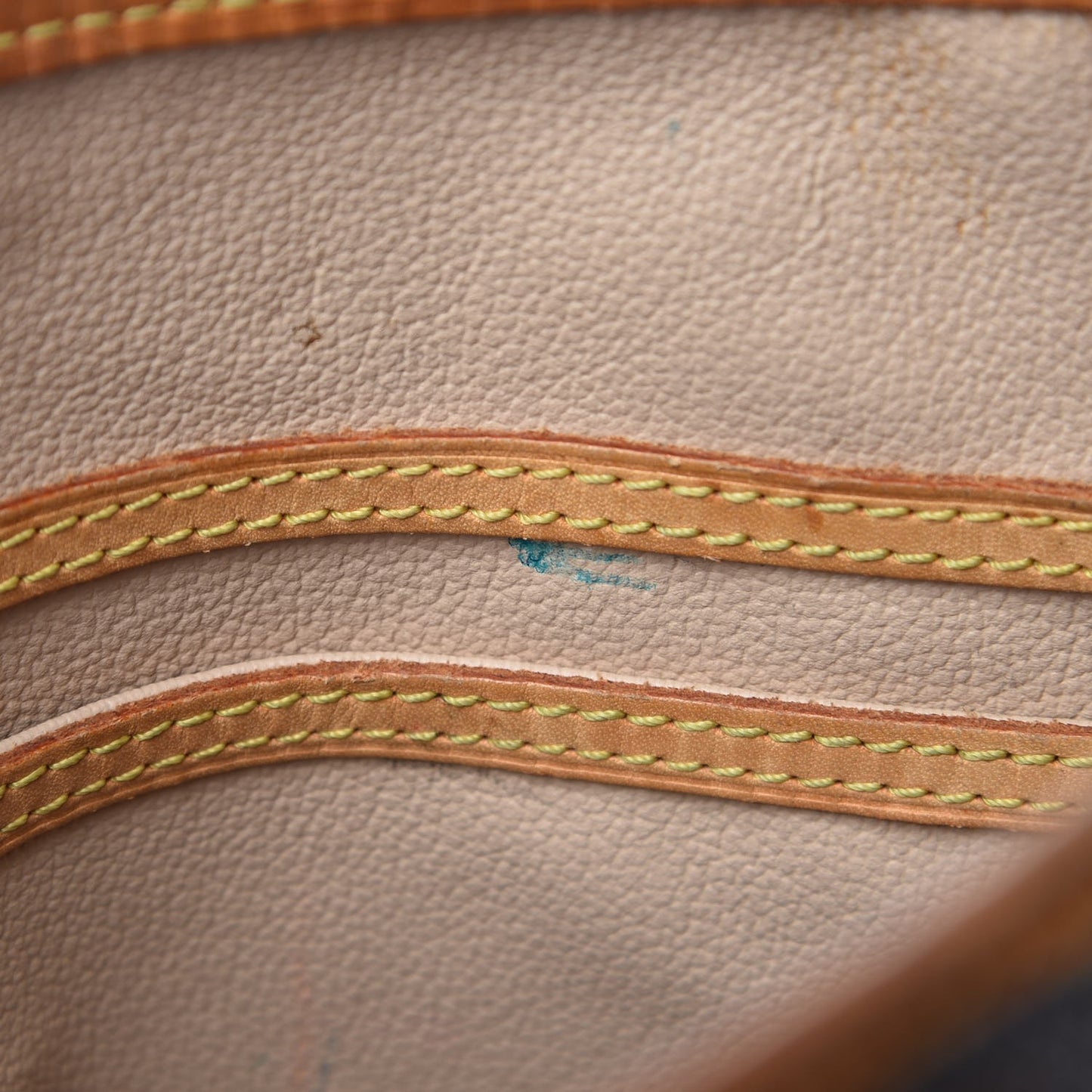 Monogram Petit Bucket 23