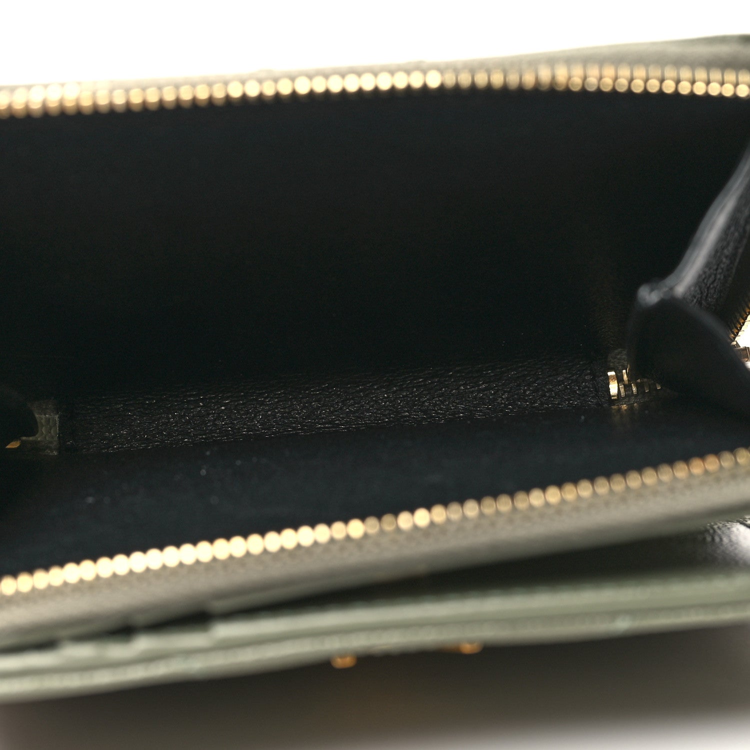 Saint Laurent Grain De Poudre Matelasse Chevron Monogram Compact Zip Around Wallet Vert Kaki 6 of 9