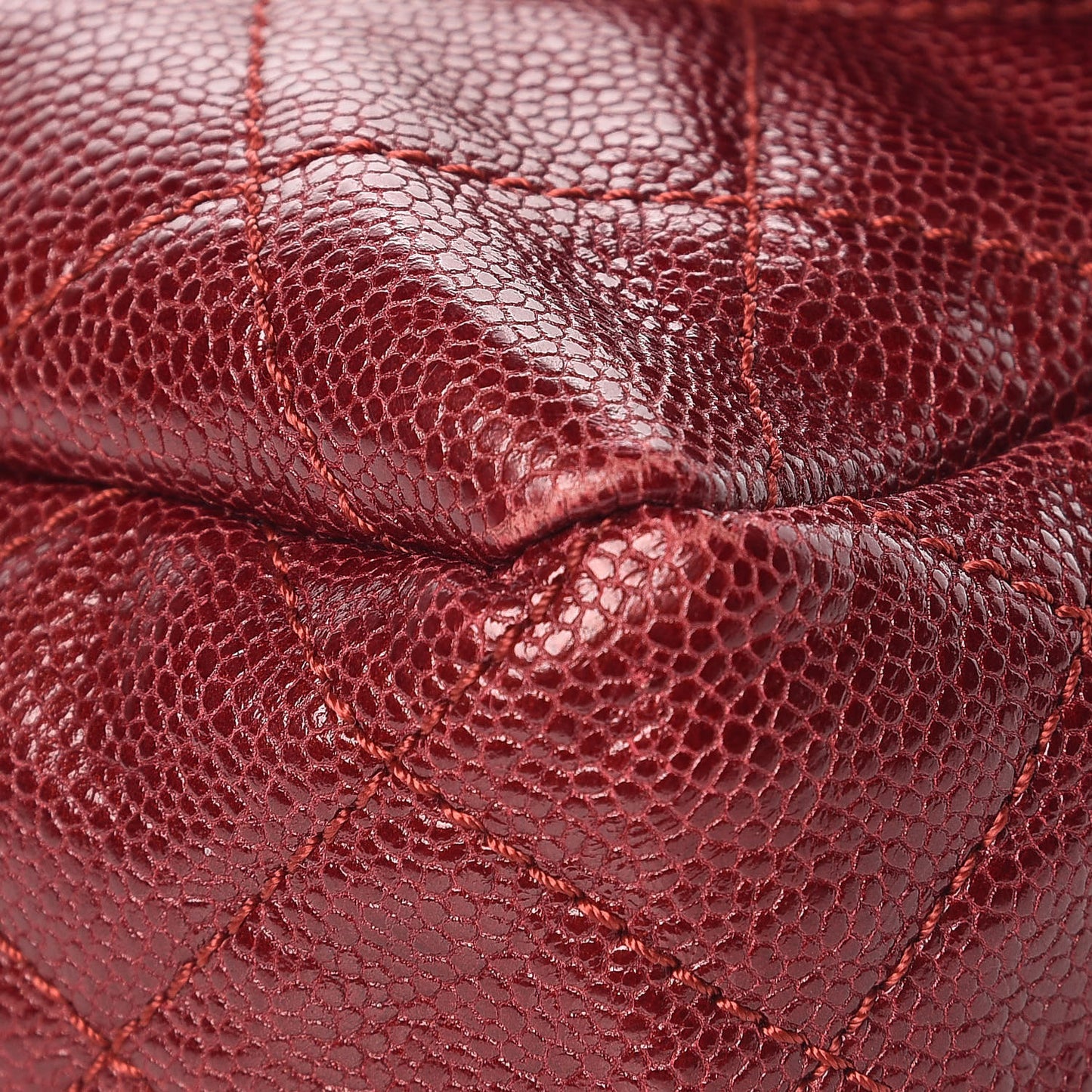 Iridescent Caviar Quilted Large Chic Flap Red