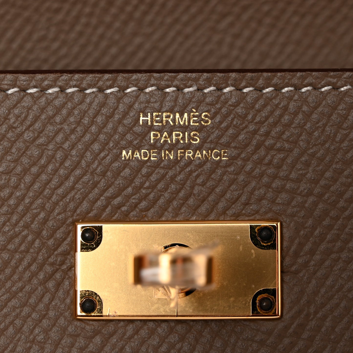 Epsom Kelly Longue Wallet Etoupe
