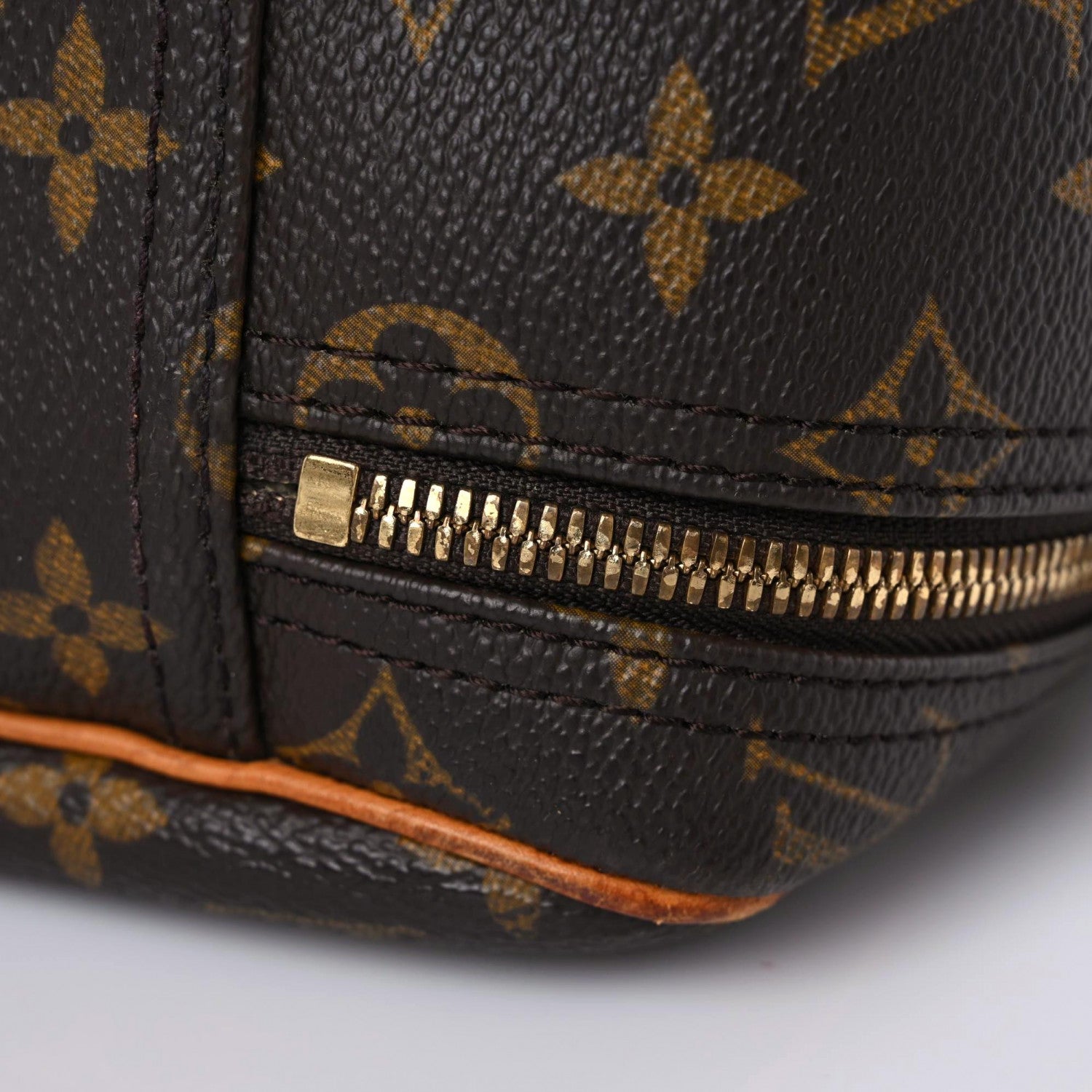 Louis Vuitton Monogram Excursion Shoe Bag 17 of 27