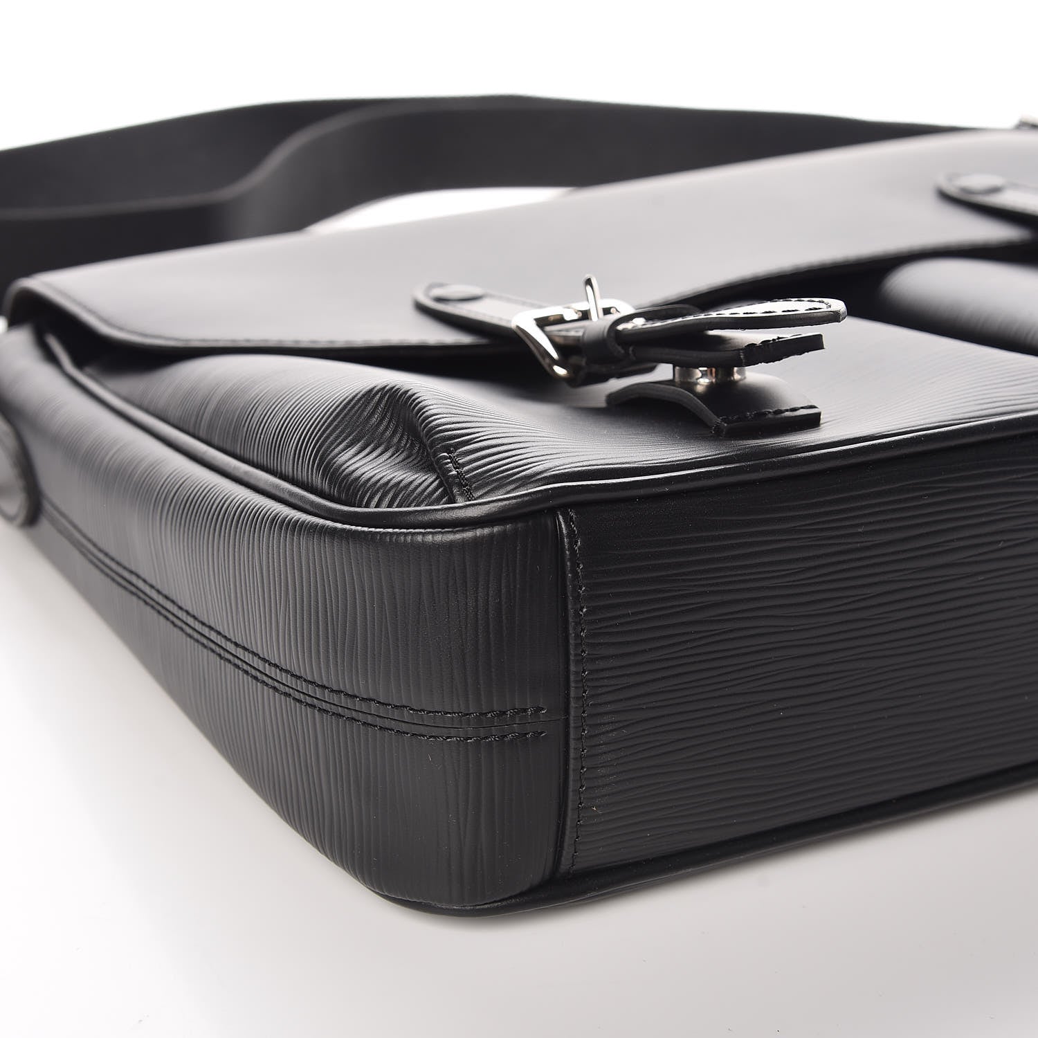 Louis Vuitton Epi Christopher Messenger Black 8 of 9