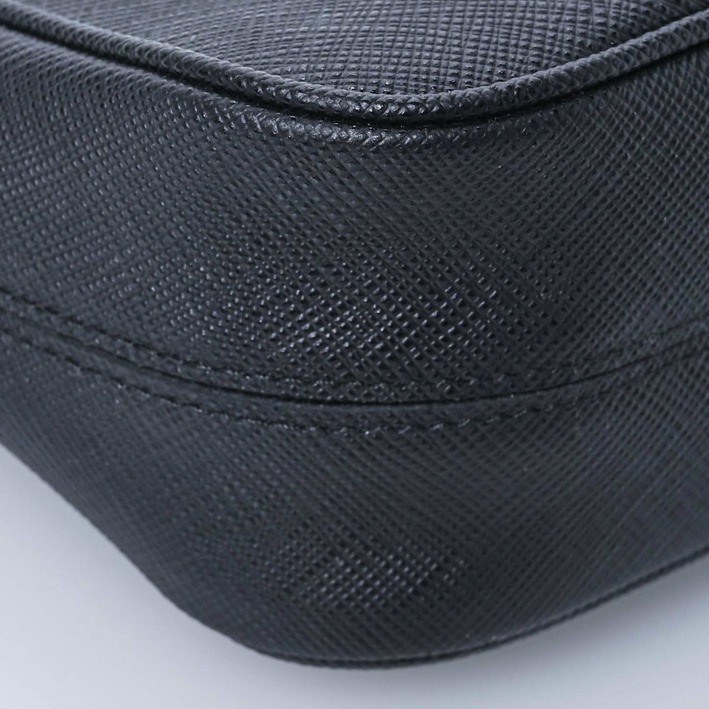 Saffiano Lux Re-Edition 2005 Shoulder Bag Black