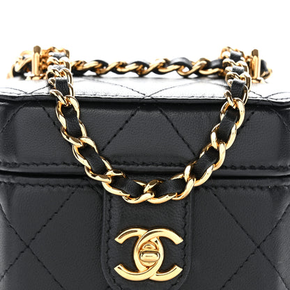 Chanel Lambskin Quilted Vanity Clutch With Chain Black 21 of 31