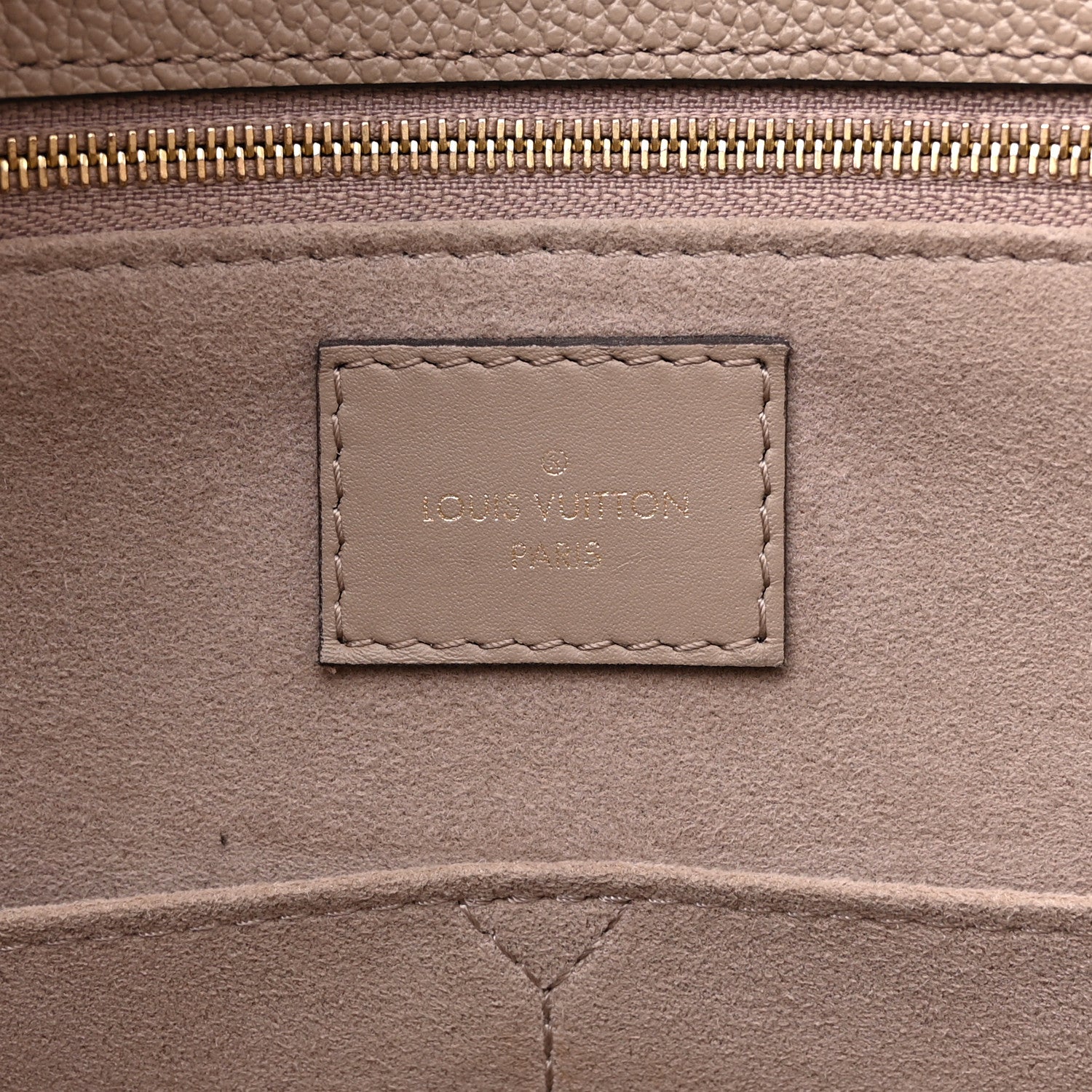 Louis Vuitton Empreinte Monogram Giant Onthego MM Tourterelle 6 of 18