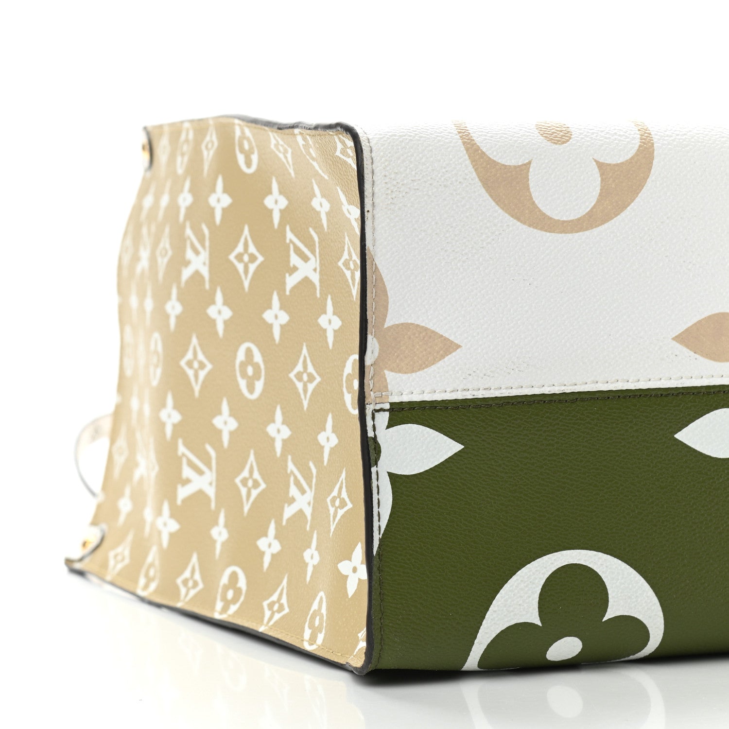 Louis Vuitton Monogram Giant Onthego GM Kaki Beige 8 of 15