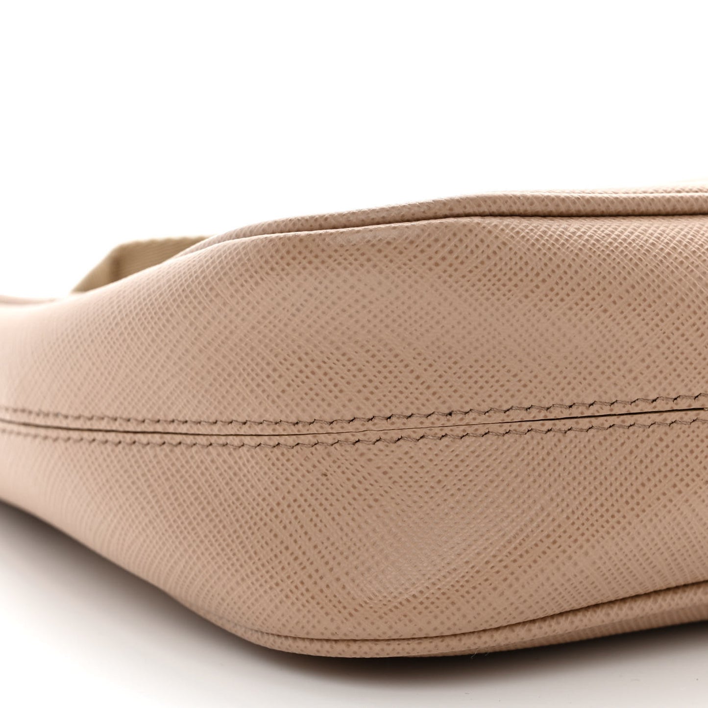 Saffiano Lux Re-Edition 2005 Shoulder Bag Cammeo