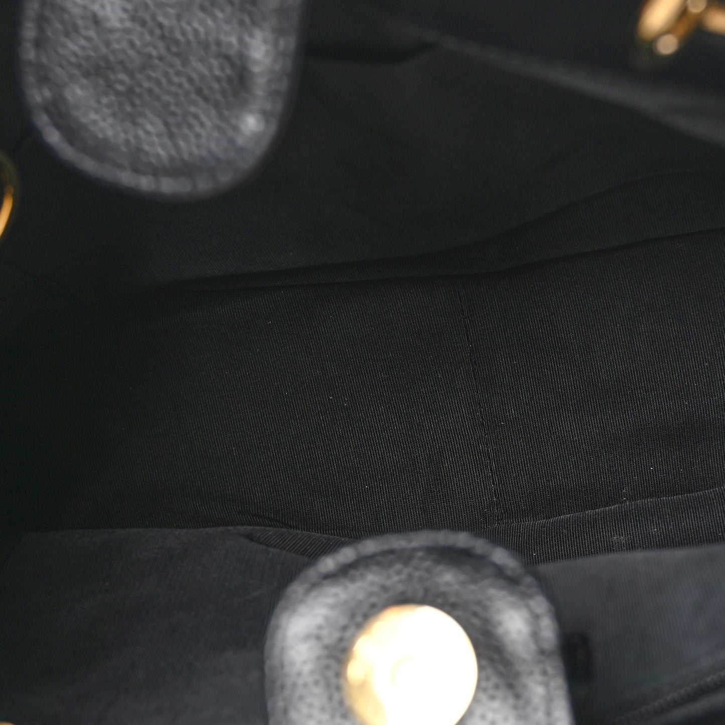 Caviar Quilted Petit Shopping Tote PST Black