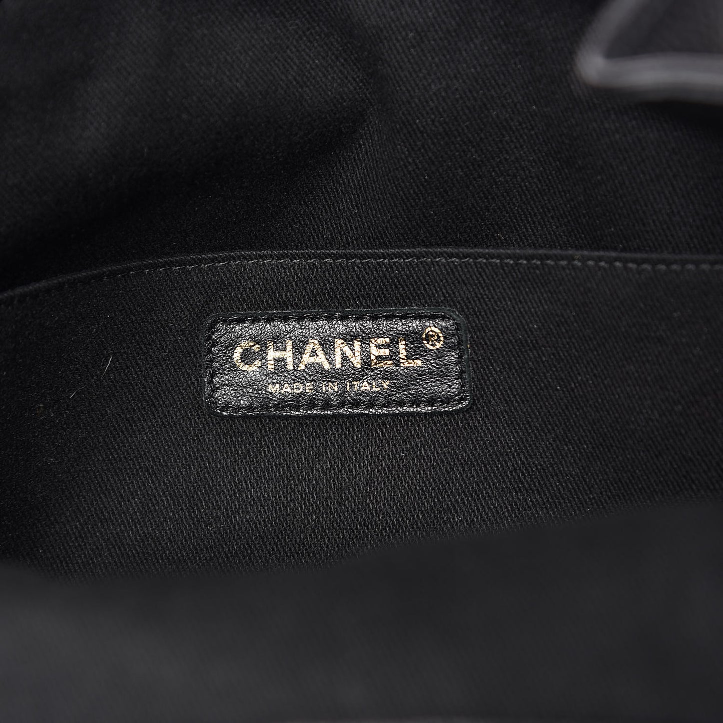 Crumpled Grained Calfskin Zip and Carry Shopping Tote Black