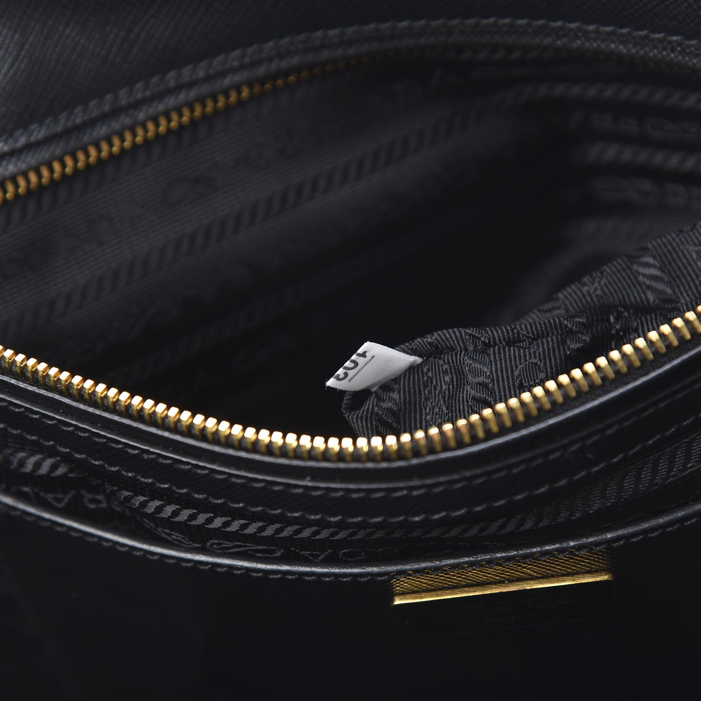 Saffiano Large Galleria Double Zip Tote Black