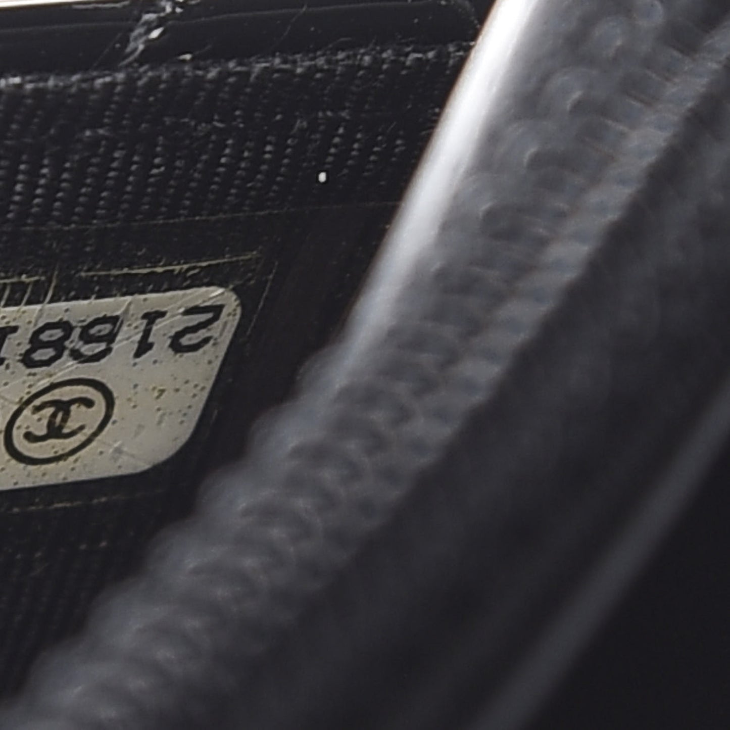 Patent Quilted Wallet On Chain WOC Black