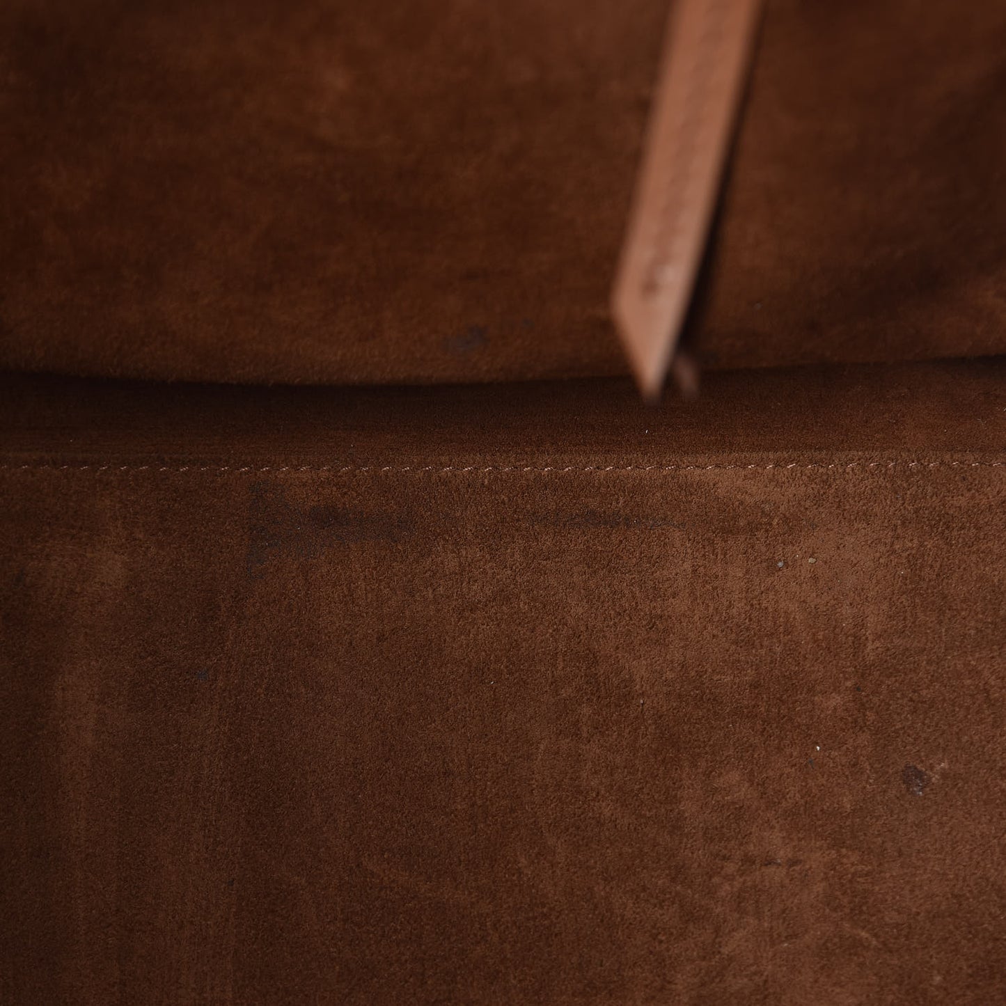 Natural Calfskin Medium Phantom Luggage Tan