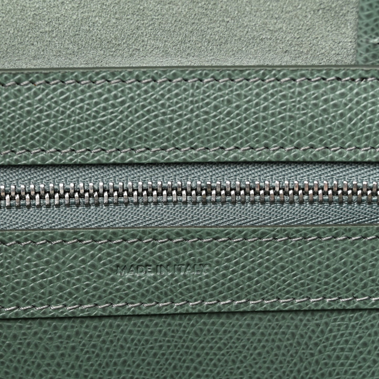 Grained Calfskin Small Vertical Cabas Green