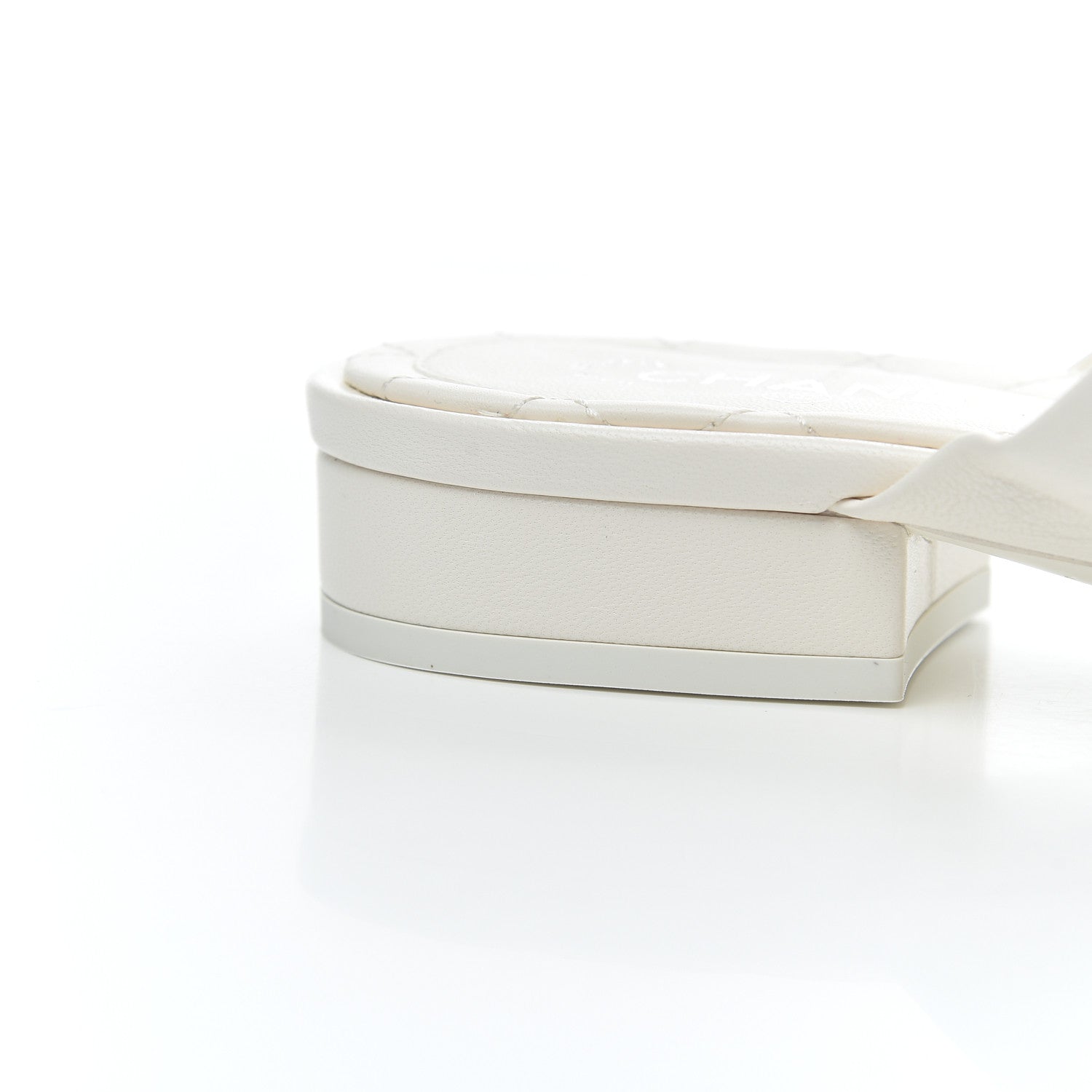 Chanel Lambskin Pearl Bow CC Flat Sandals 39.5 White 14 of 15
