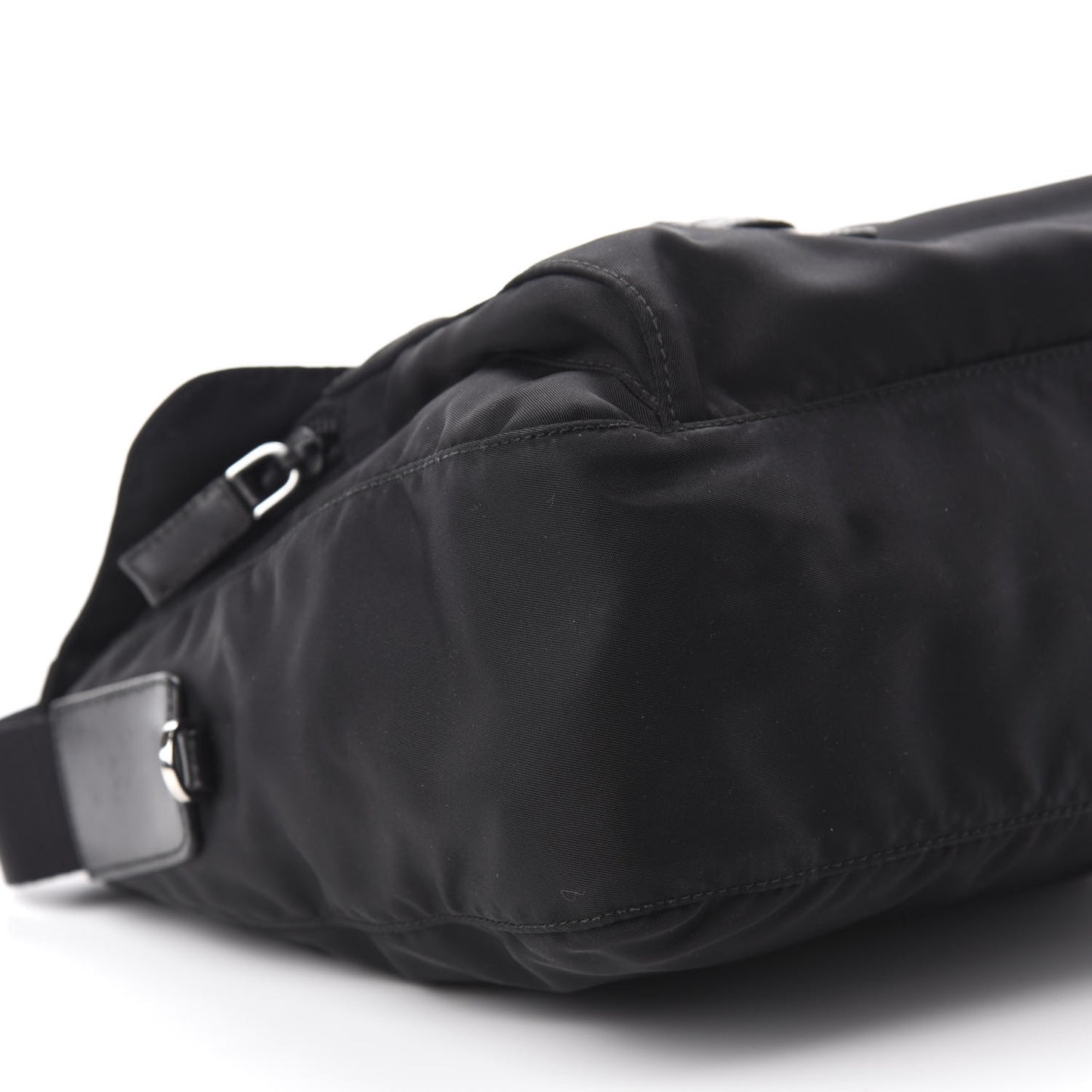 Nylon Vela Messenger Black