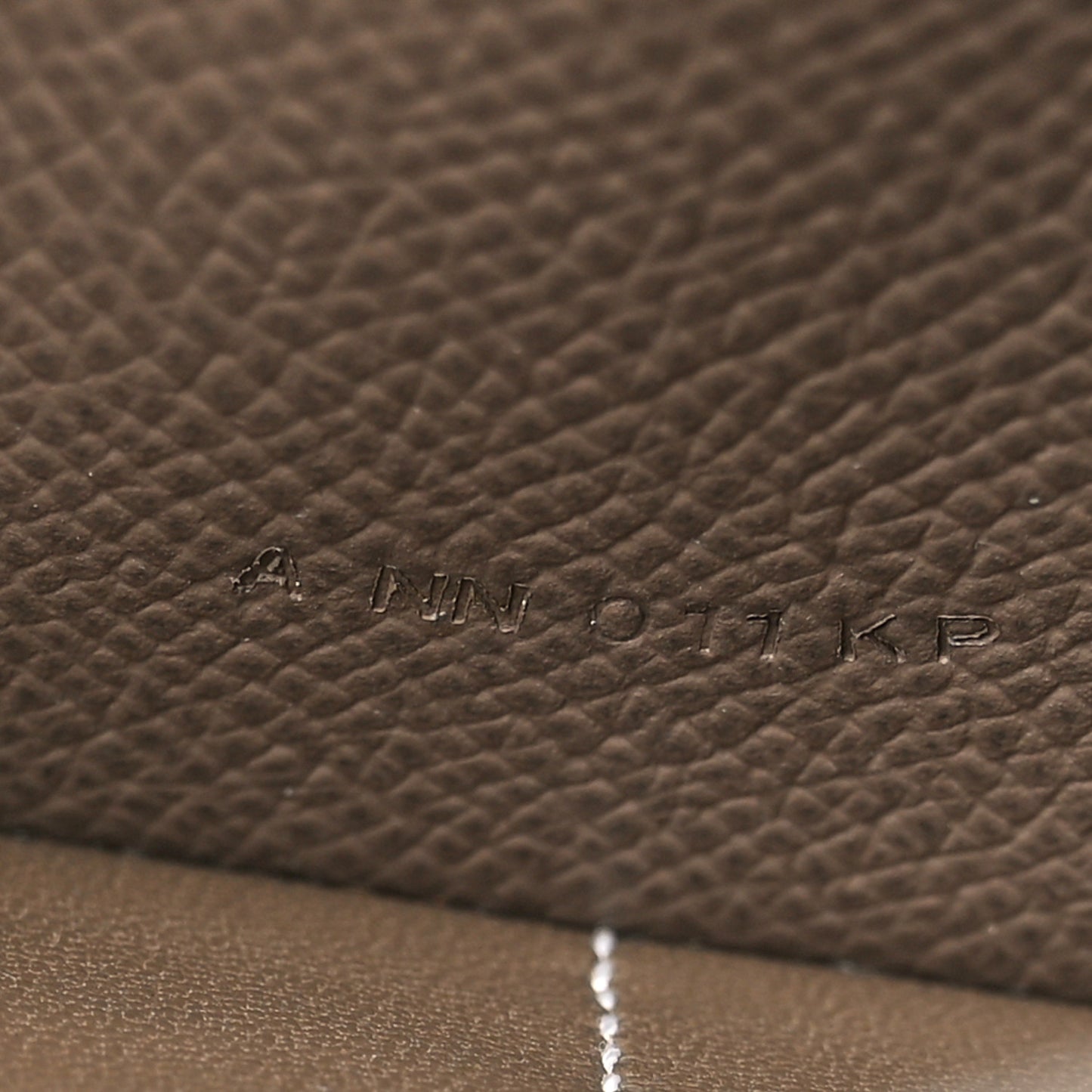 Epsom Kelly Longue Wallet Etoupe