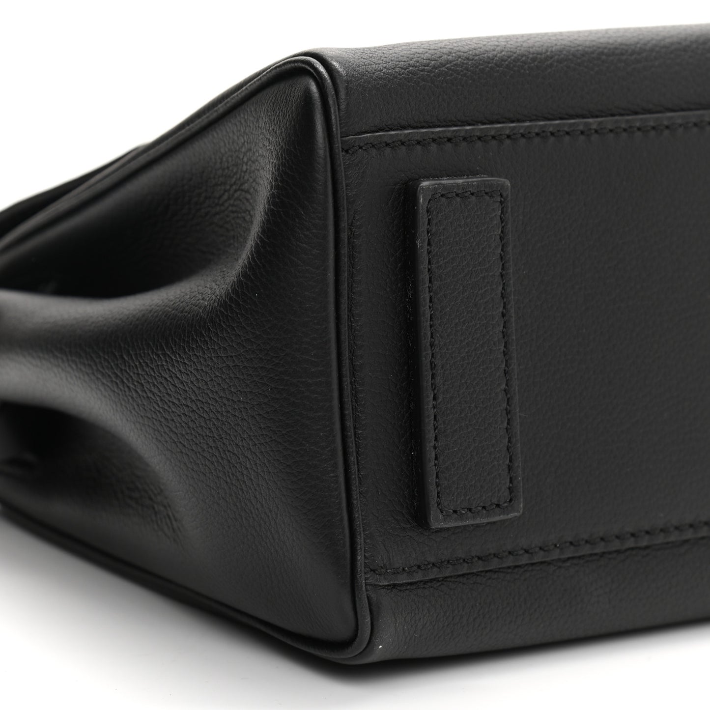 Calfskin Medium La Medusa Top Handle Handbag Black
