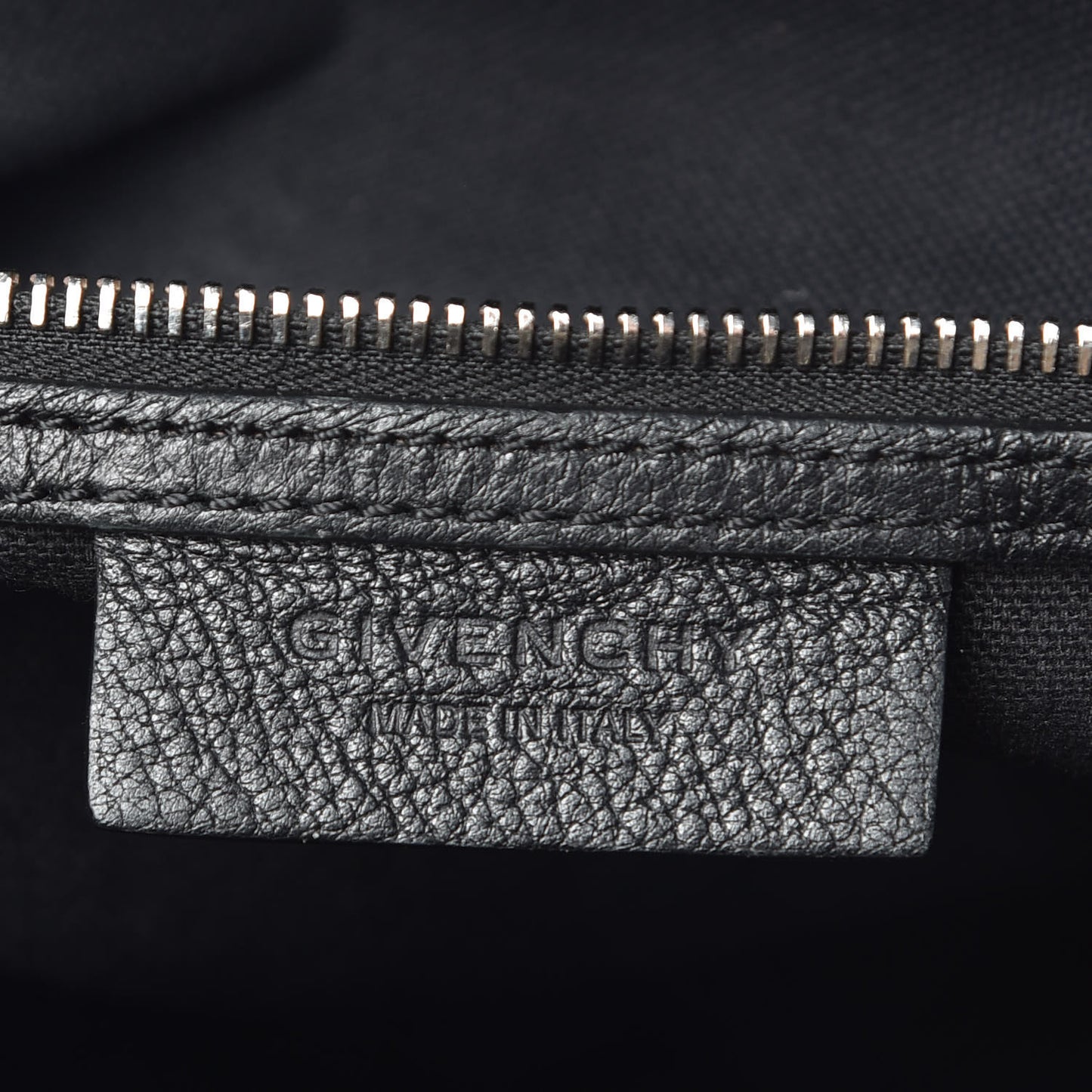 Sugar Goatskin Medium Antigona Black
