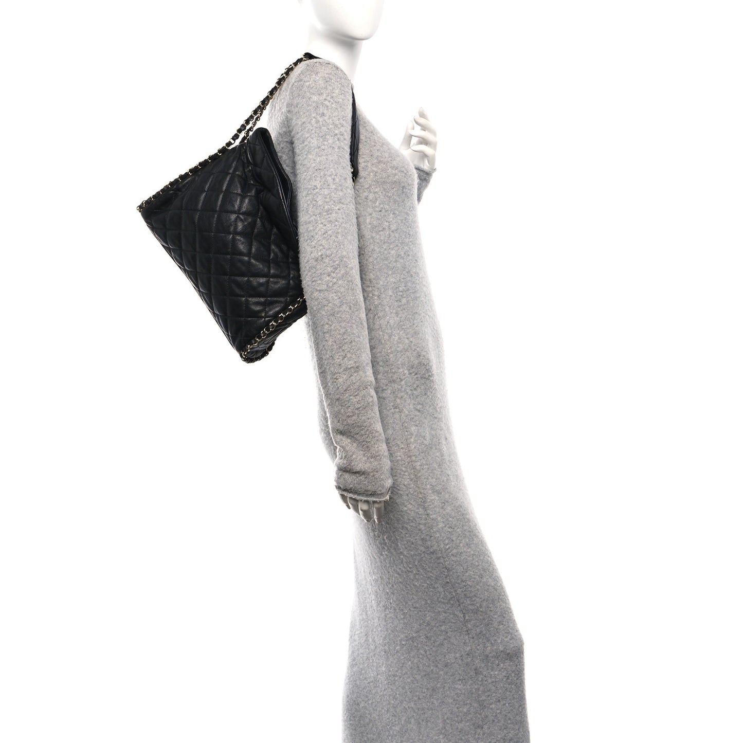 Calfskin Quilted Medium Chain Me Hobo Black