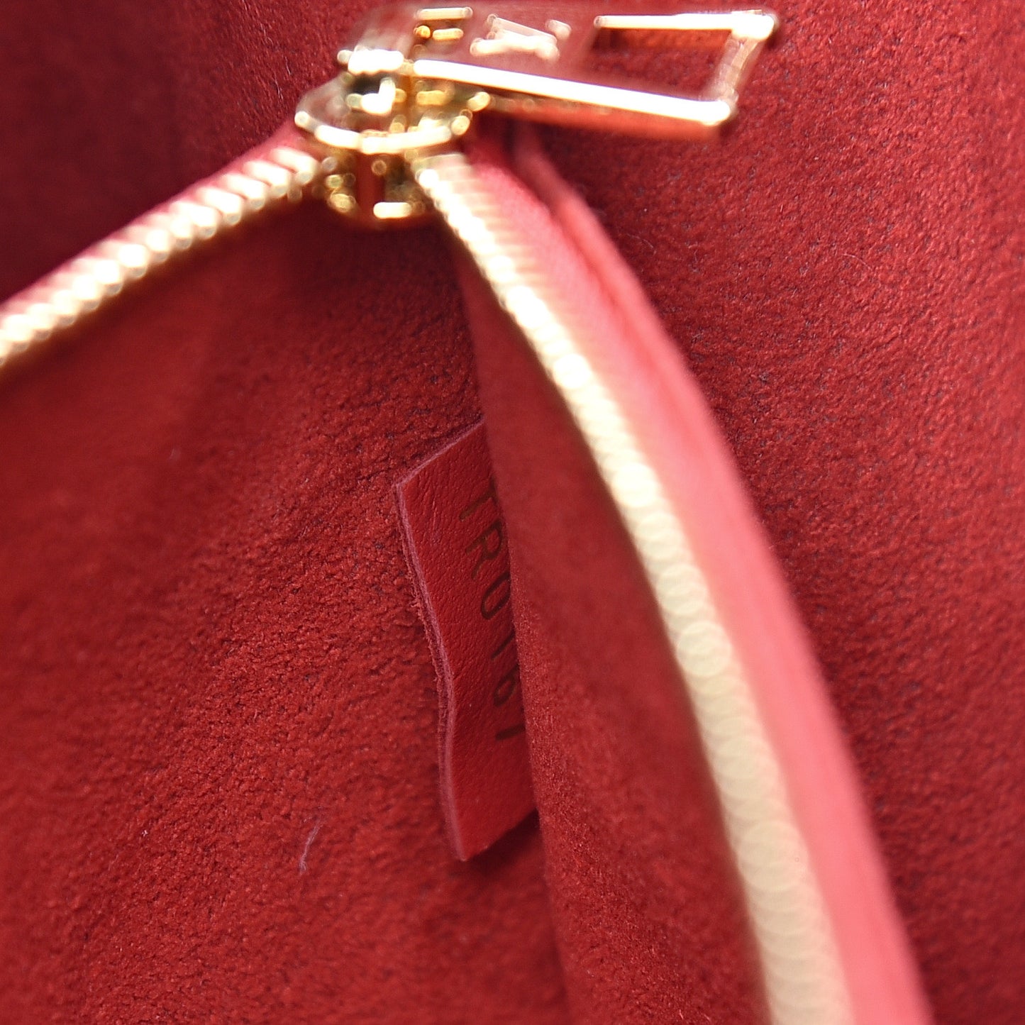 Grained Calfskin Monogram Double V Rubis