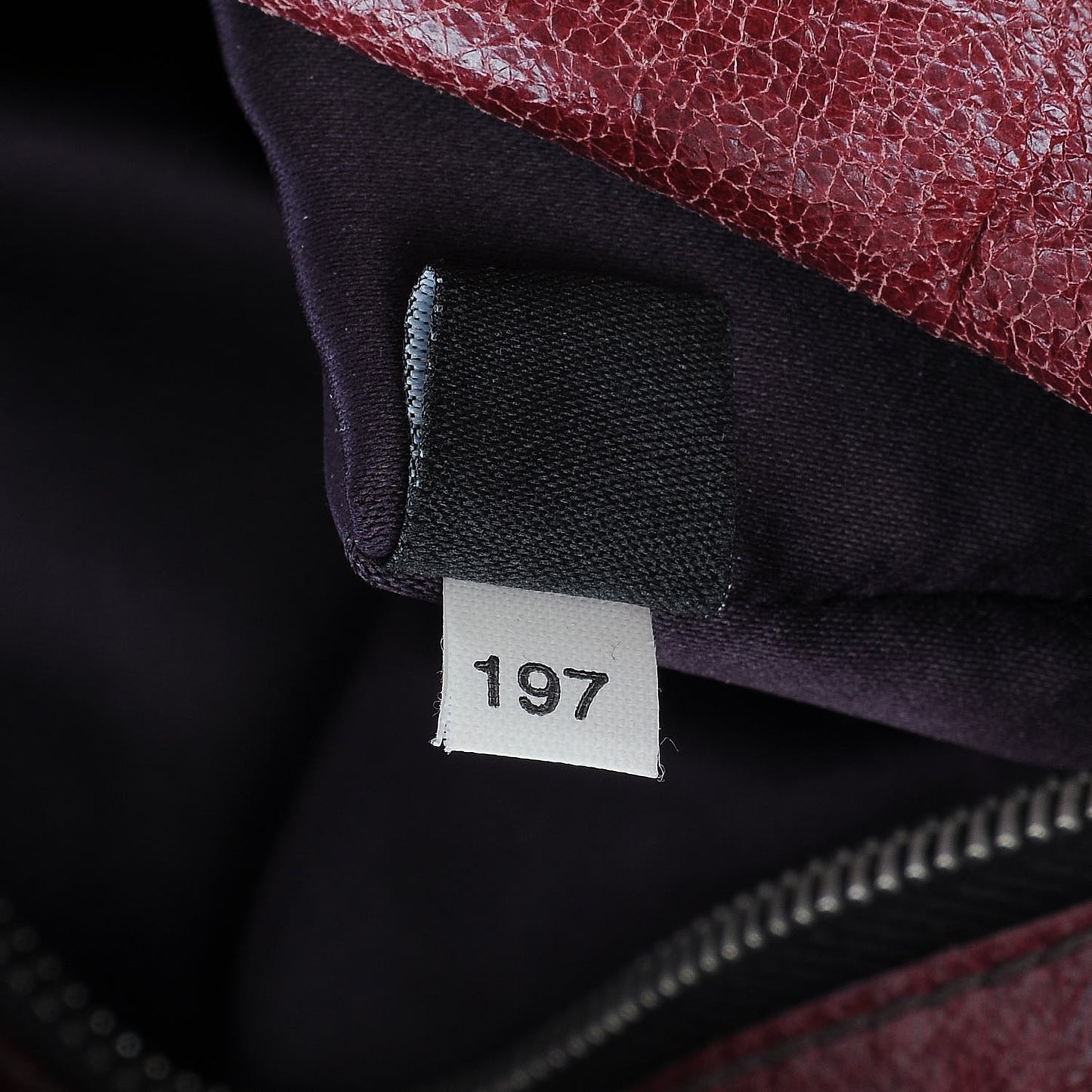 Vitello Lux Medium Bow Bag Amarena