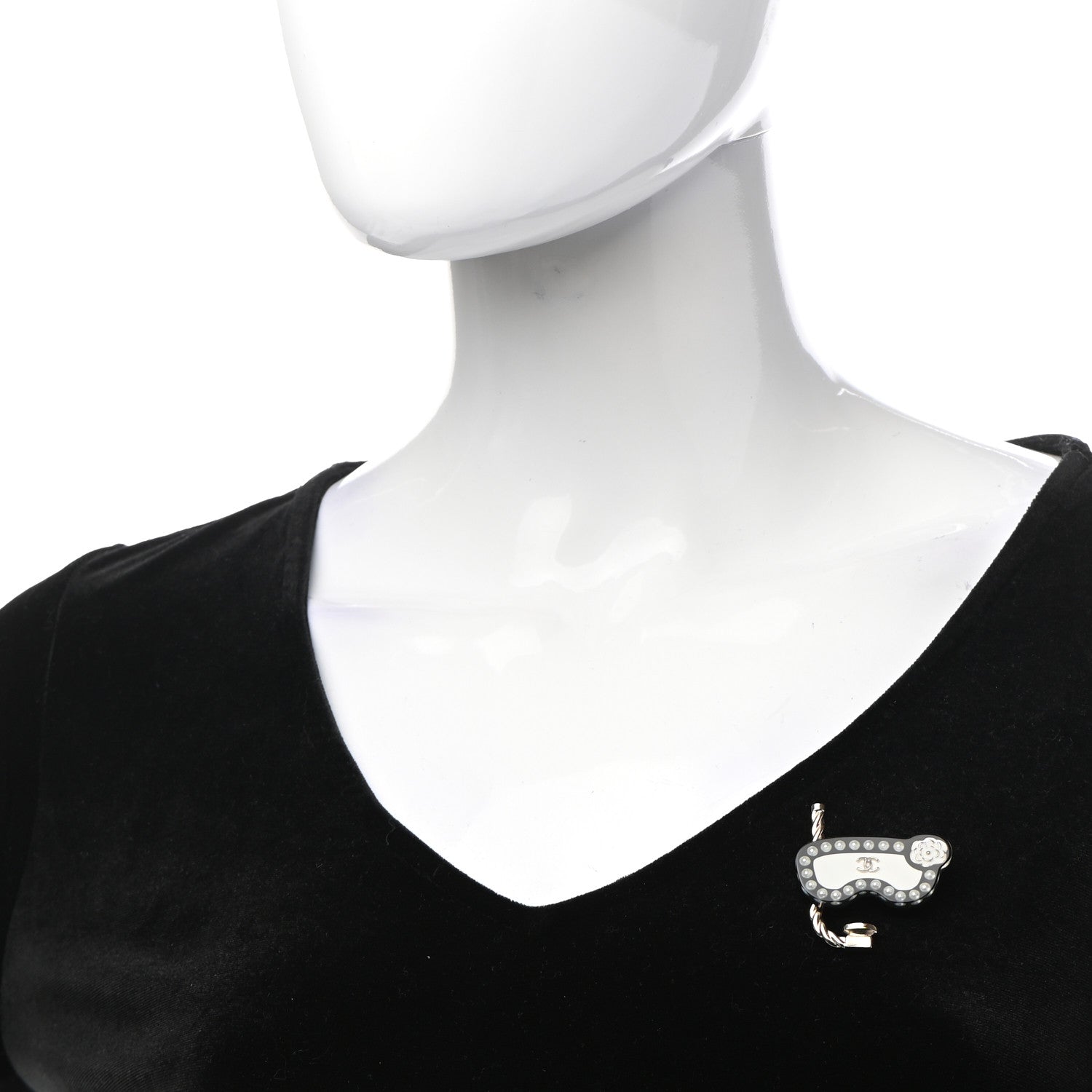 Chanel Resin Pearl Snorkeling CC Brooch 2 of 6