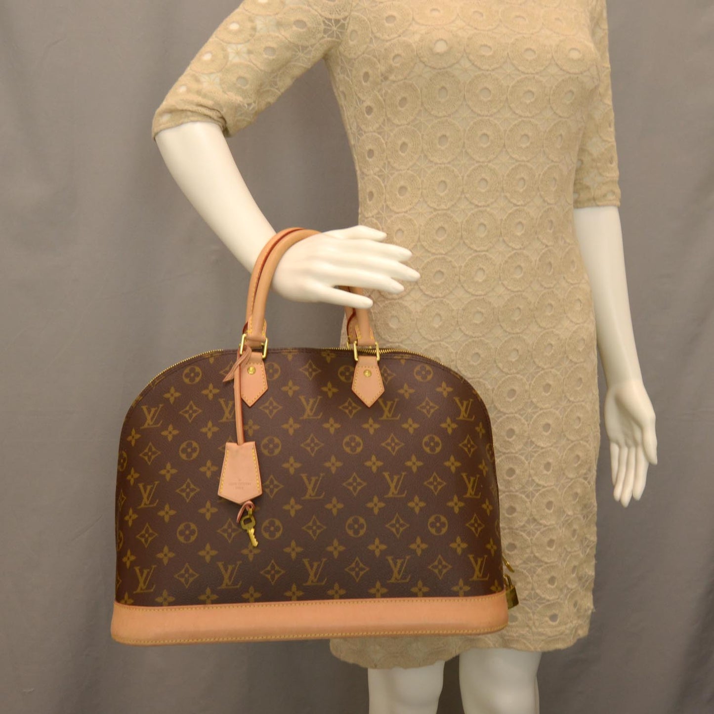 Monogram Alma MM