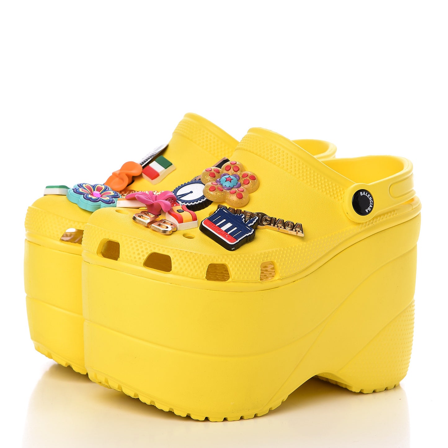 X CROCS Rubber Textured Womens Platform Sandals 35 Jaune Soleil