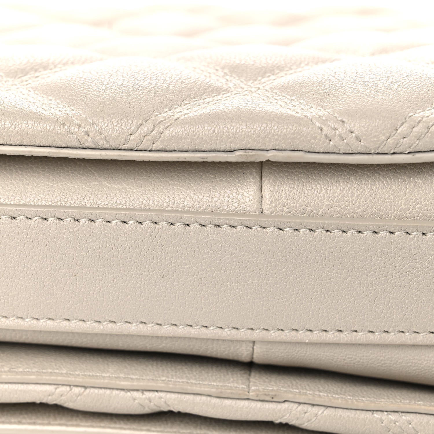 Saint Laurent Lambskin Quilted Small Becky Chain Bag Blanc Vintage 17 of 21