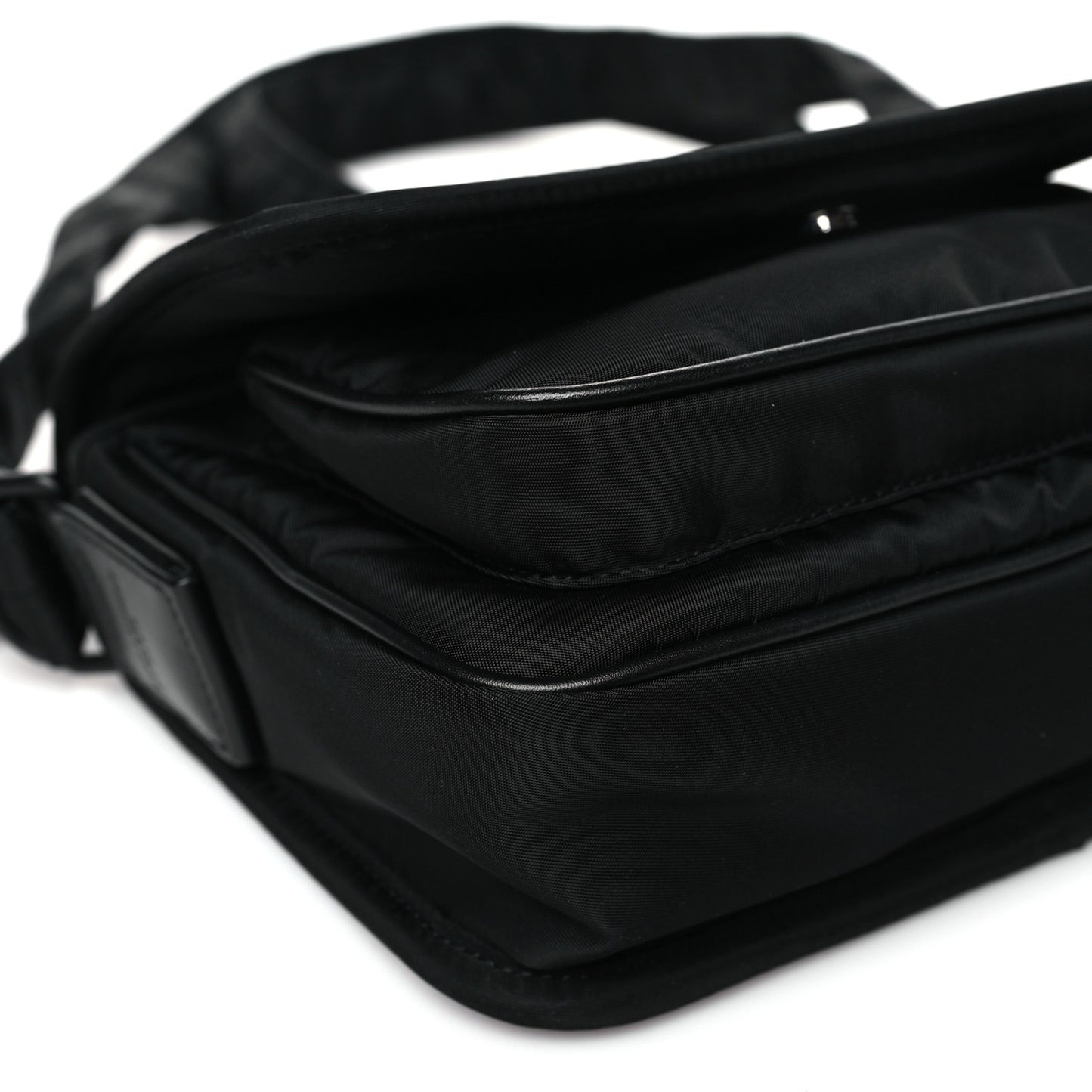 Econyl Nylon Small Niki Messenger Black