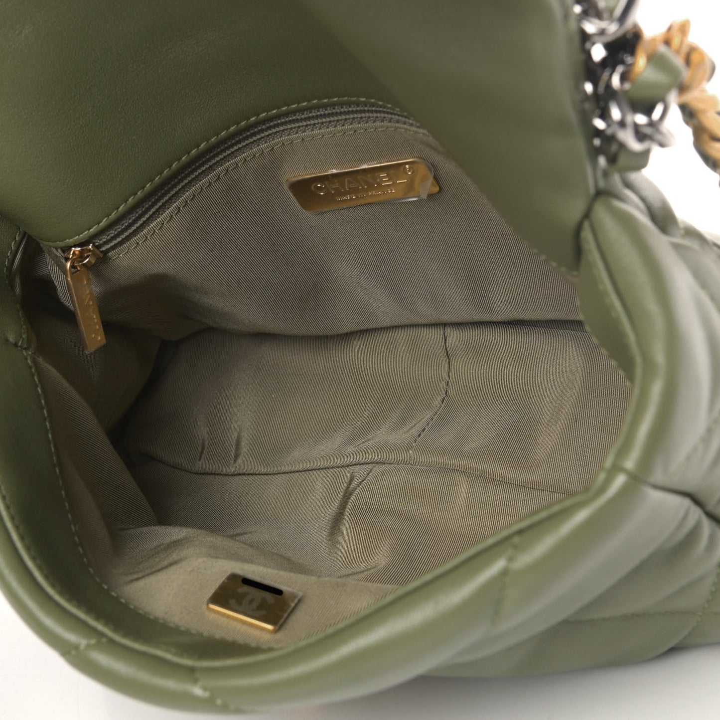 Lambskin Quilted Medium Chanel 19 Flap Green