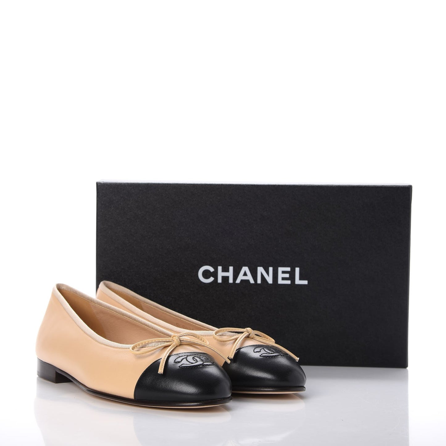 Lambskin Cap Toe CC Ballerina Flats 38 Beige Black