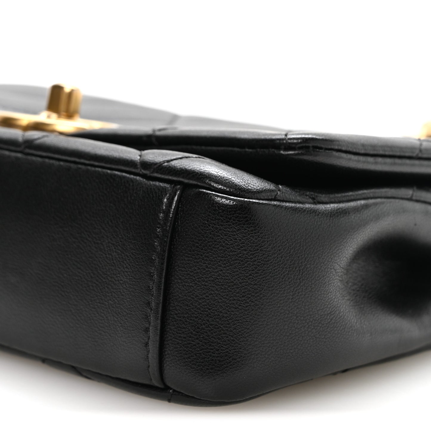 Shiny Lambskin Small Chain Is More Flap Black