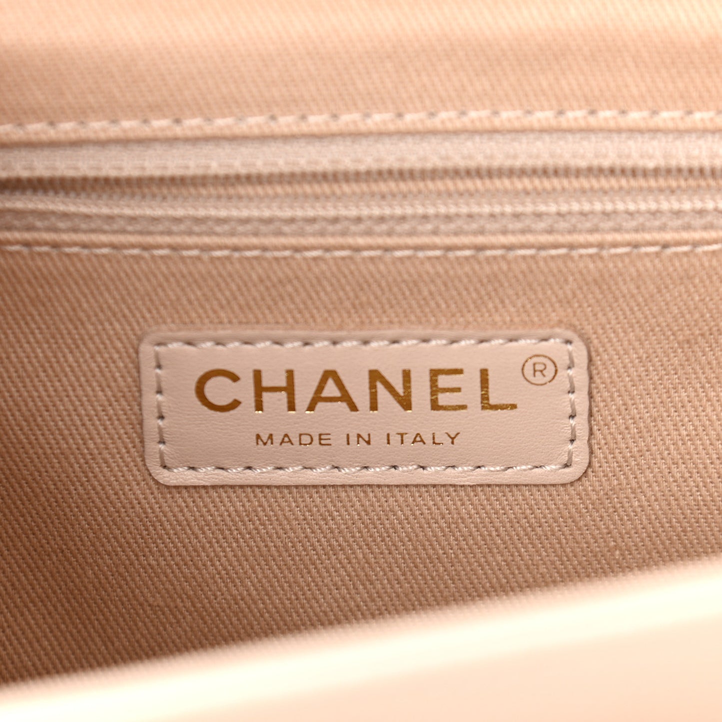 Caviar Quilted Medium Business Affinity Flap Beige